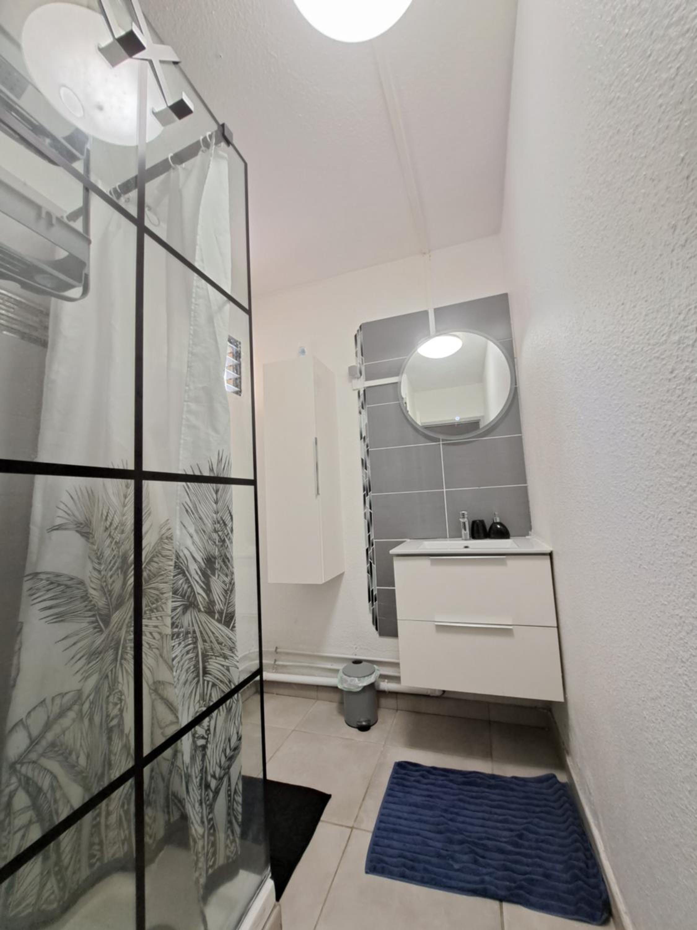 Two-Bedroom Apartment - Photo 19