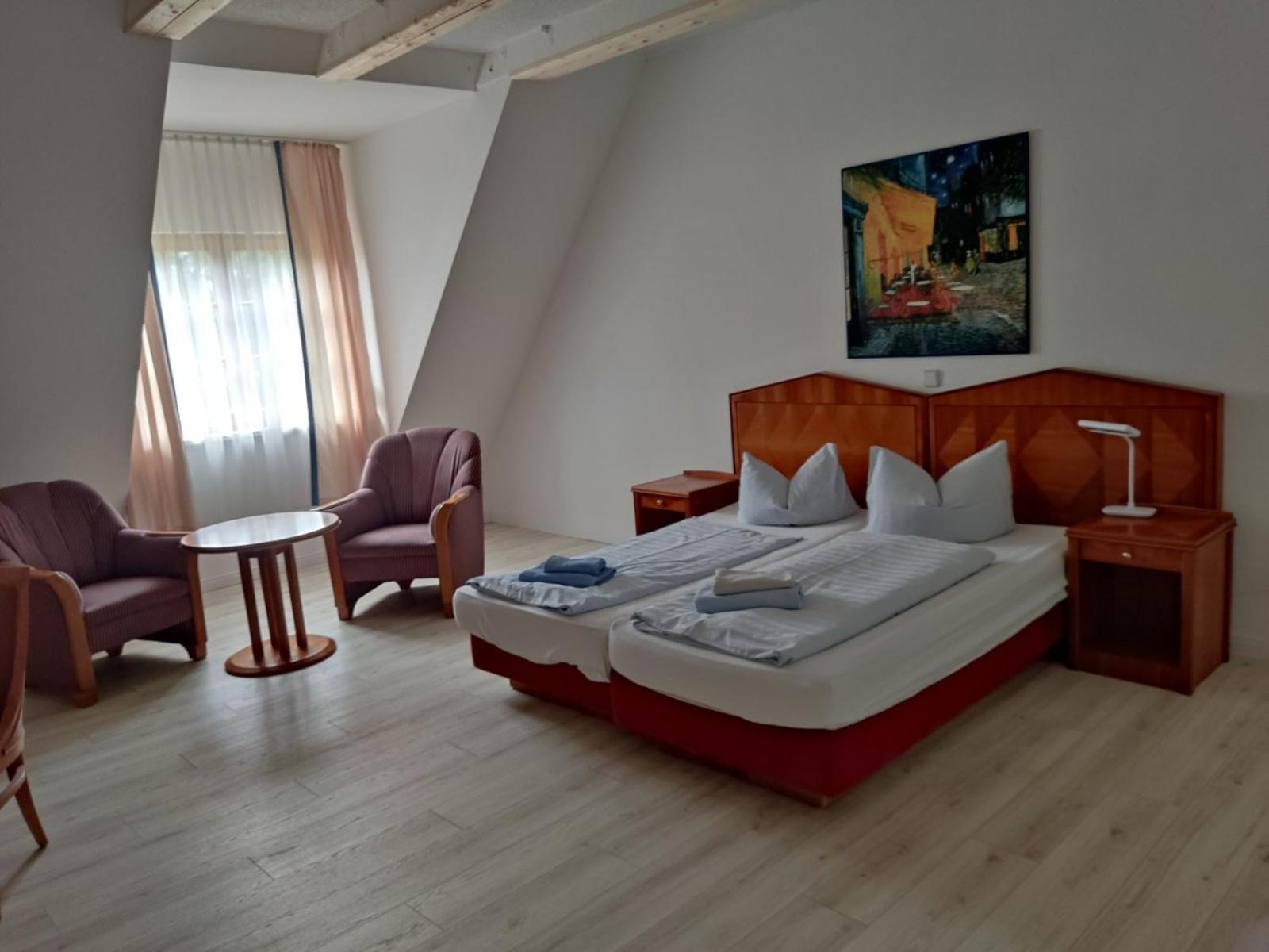 Double Room with Lake View - Photo 3
