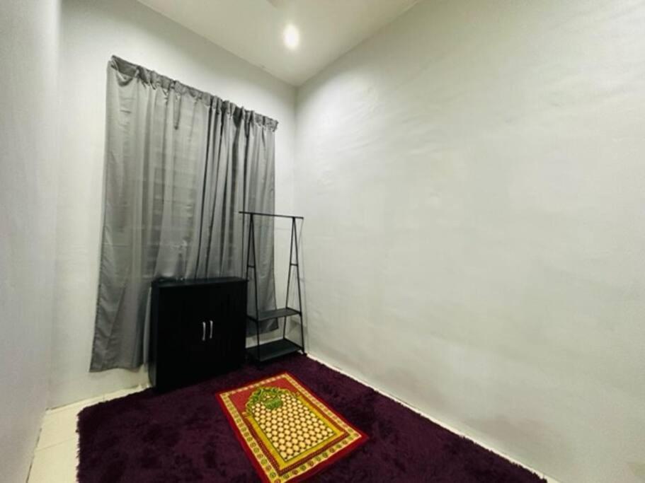Three-Bedroom House photo 2
