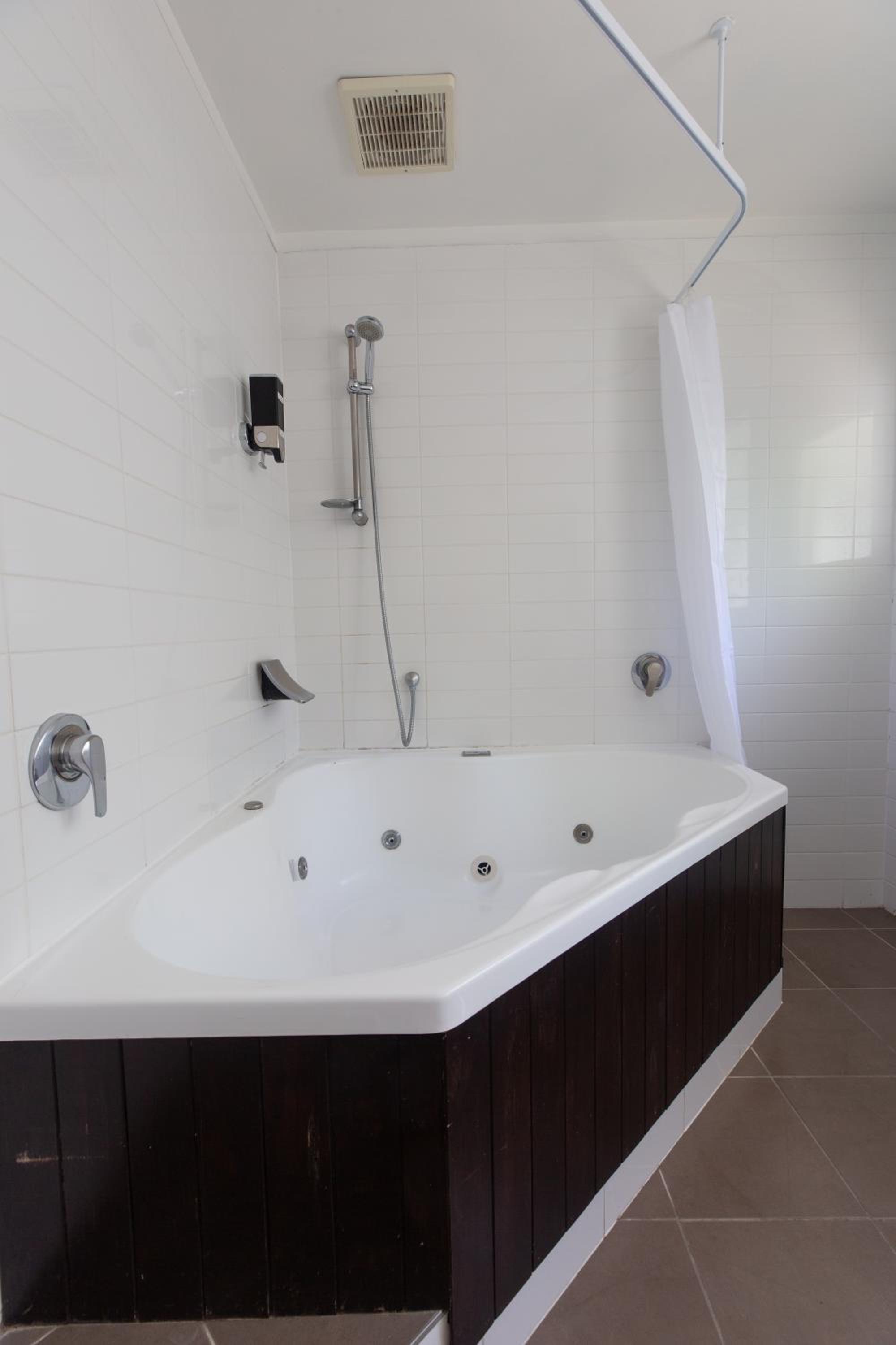 Studio with Spa Bath photo 3