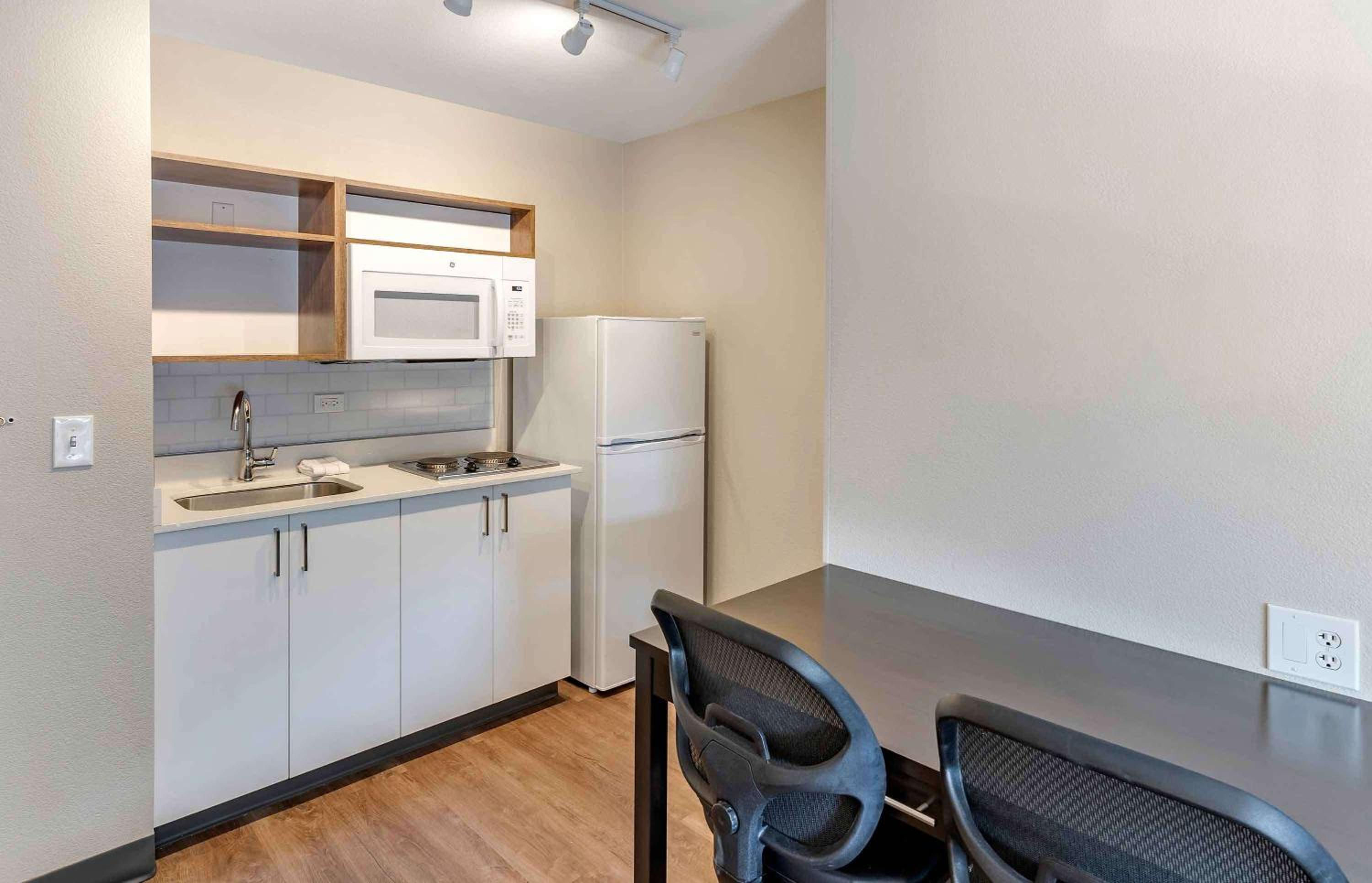 Studio with 2 Double Beds - Non-Smoking - Photo 2