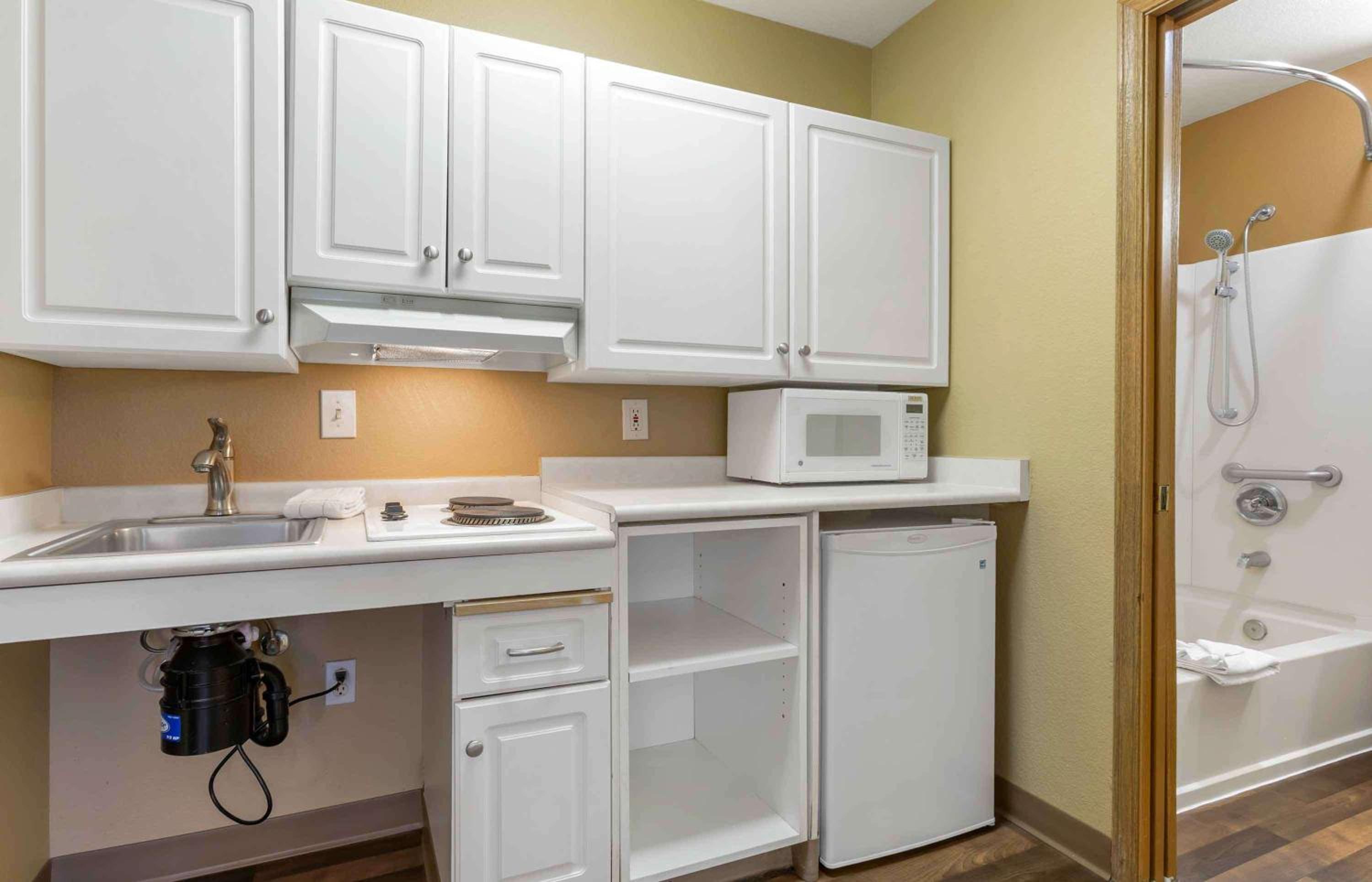 Deluxe Studio - Non-Smoking - Disability Access - Photo 4