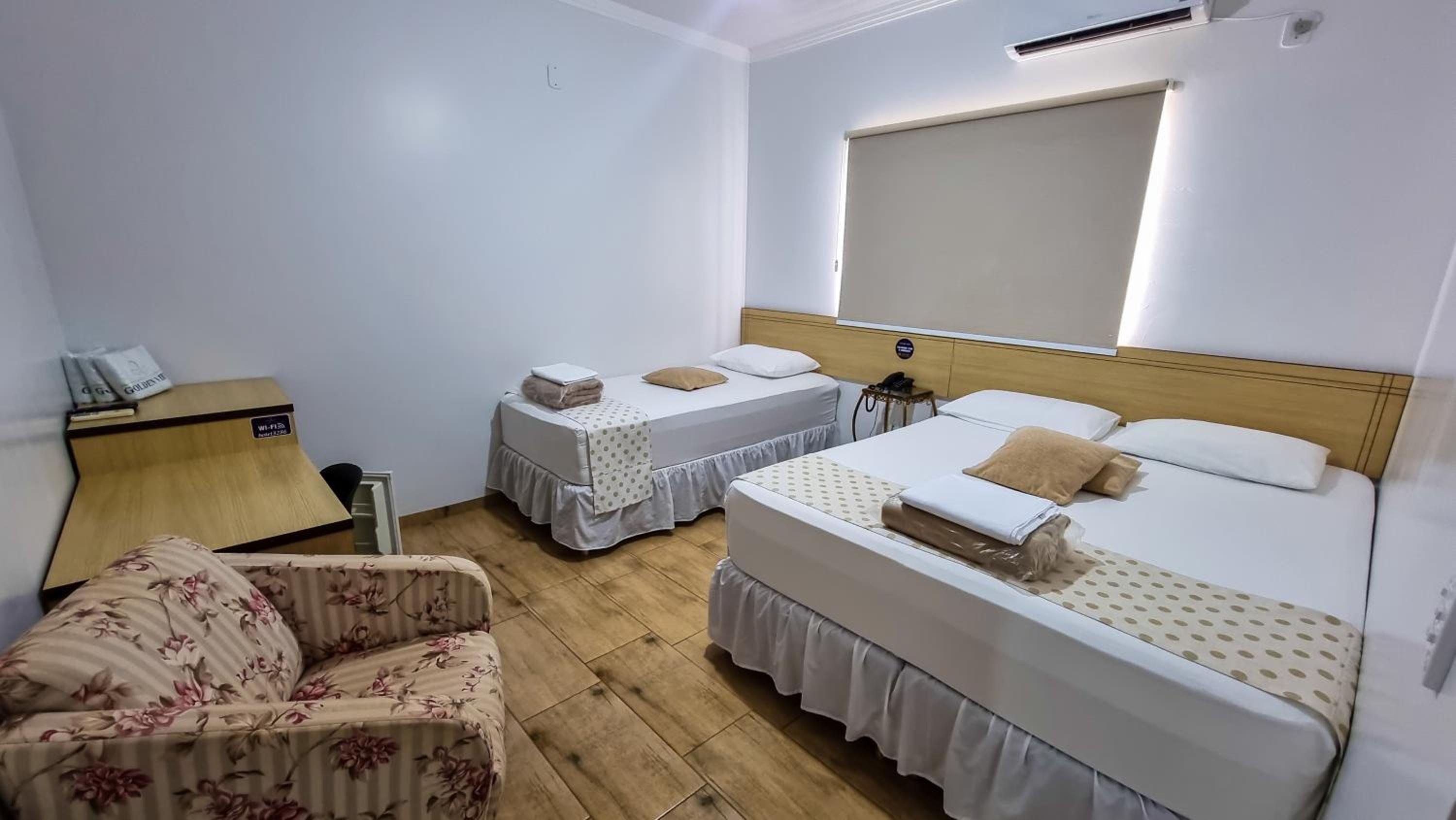 Large Double Room photo 1