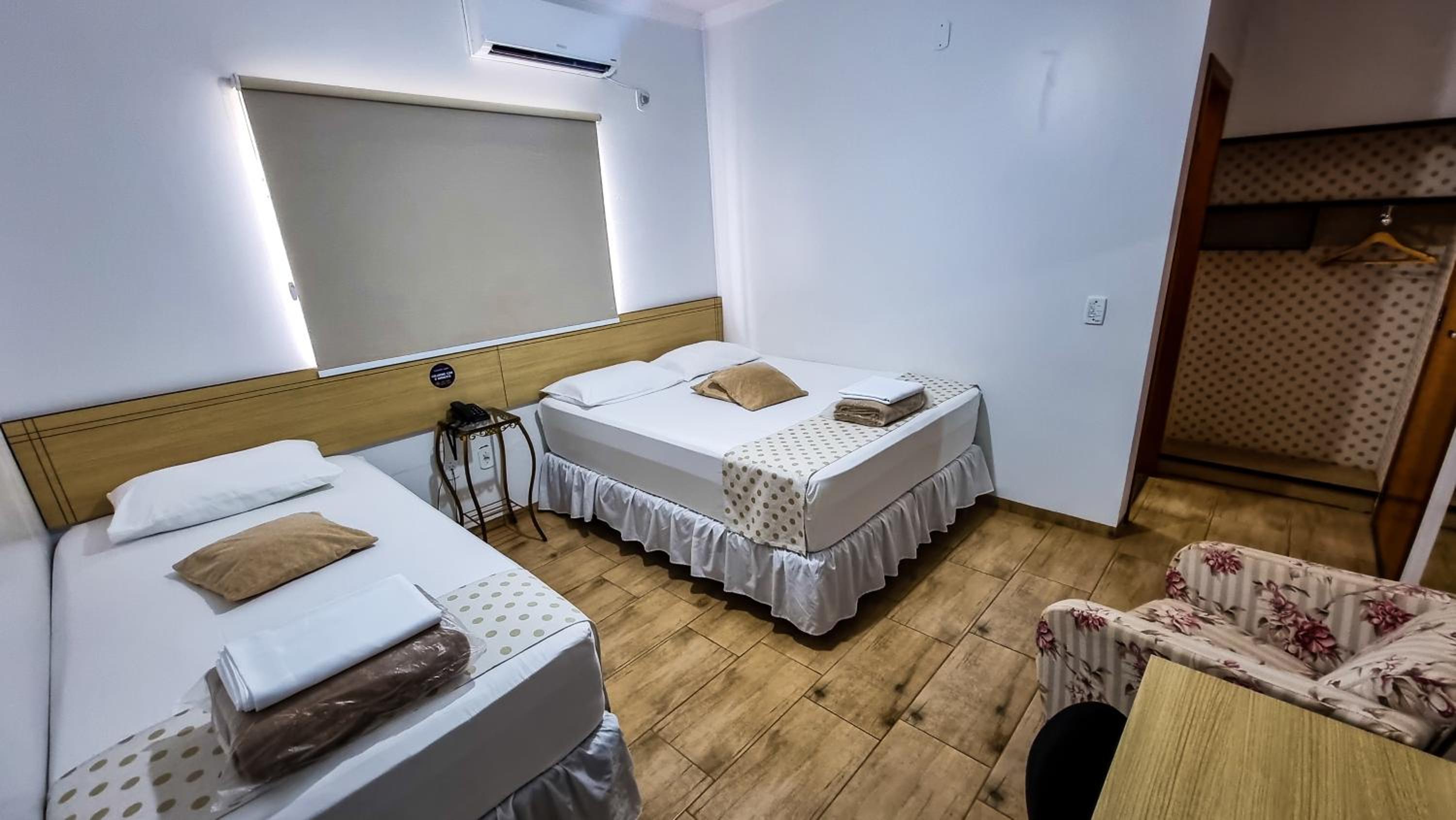 Large Double Room photo 2