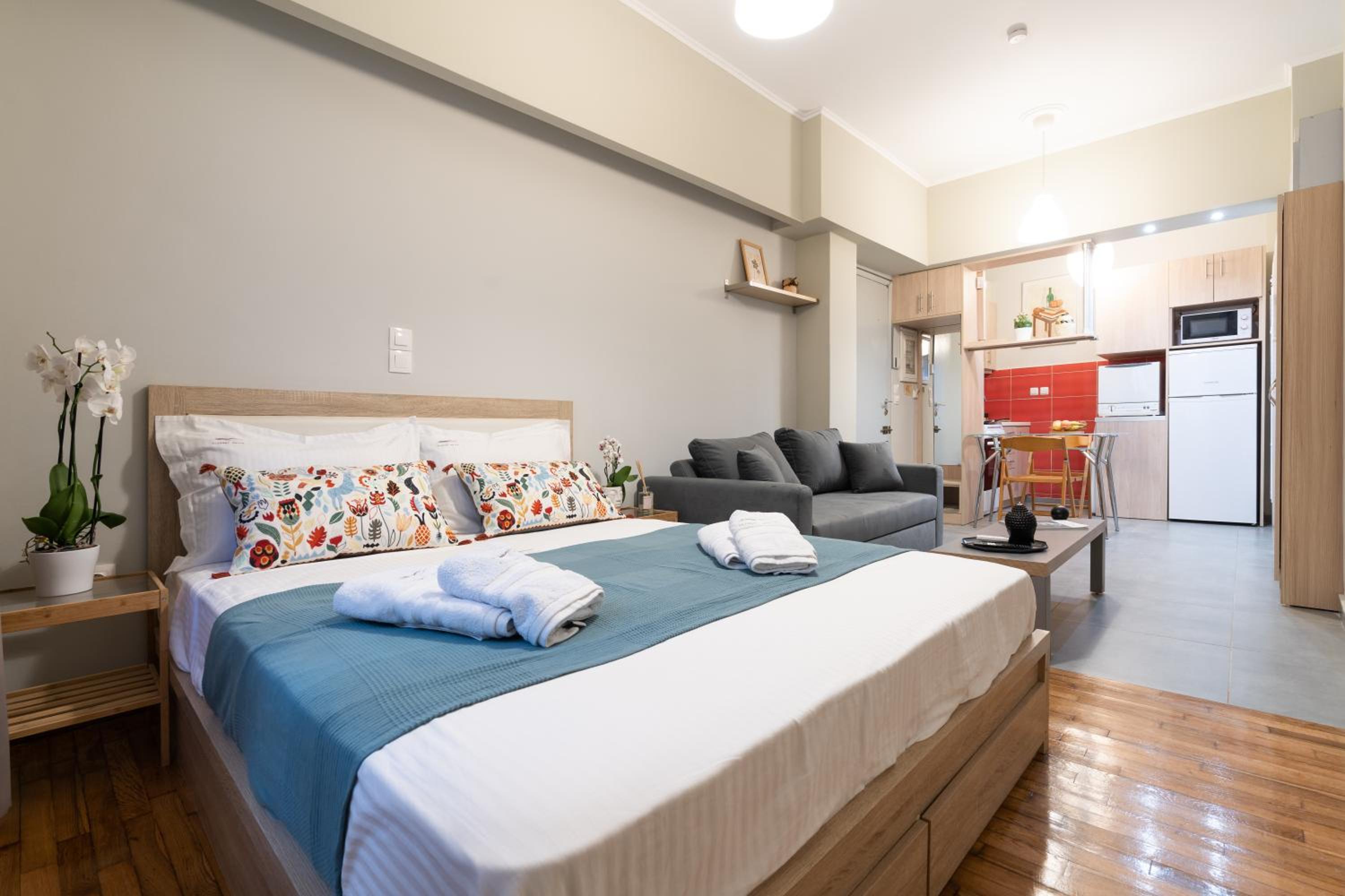One-Bedroom Apartment