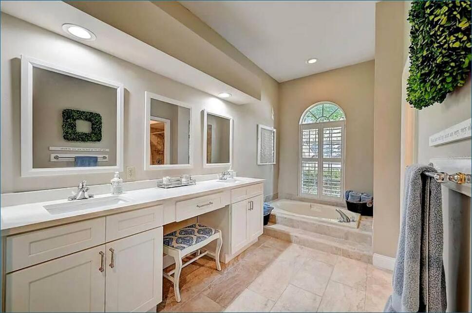 One-Bedroom House photo 3