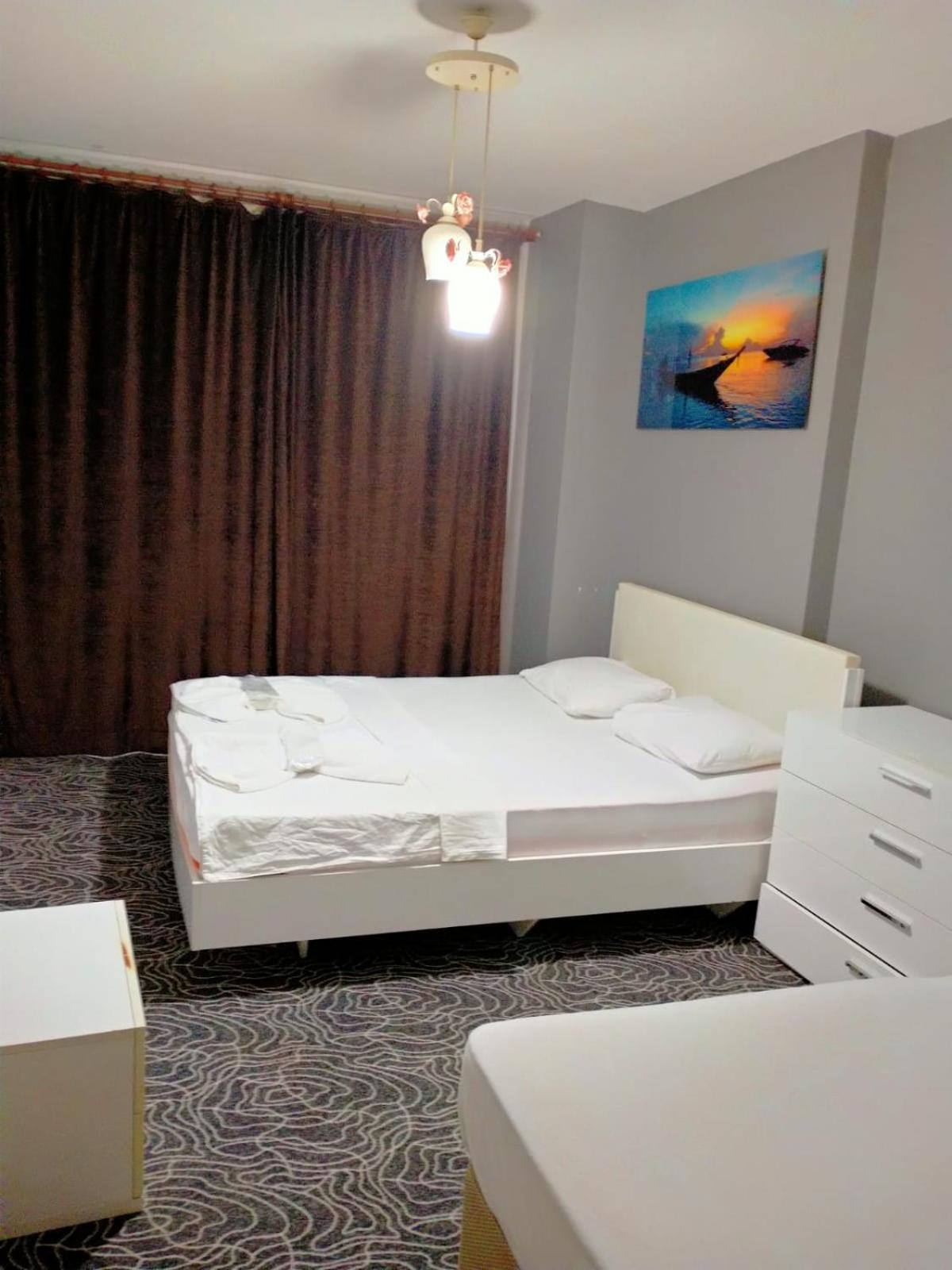 Economy Quadruple Room with Shared Bathroom photo 2