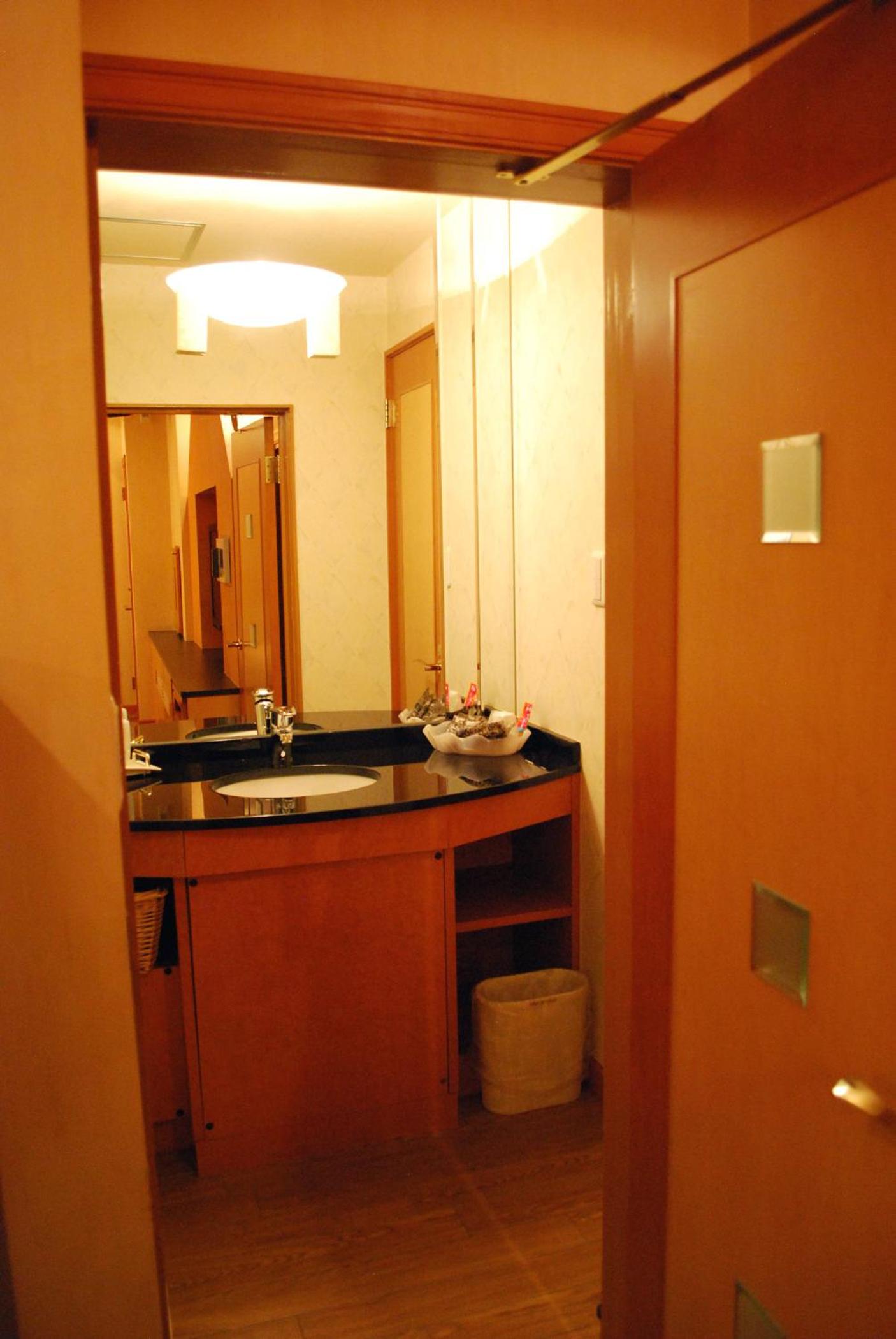 Queen Room - Photo 17