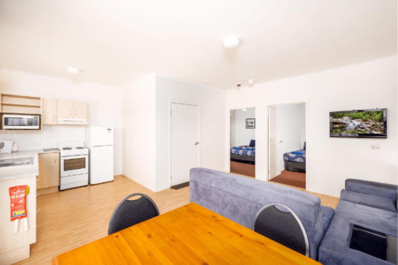 Two-Bedroom Cabin  - Disability Access photo 3