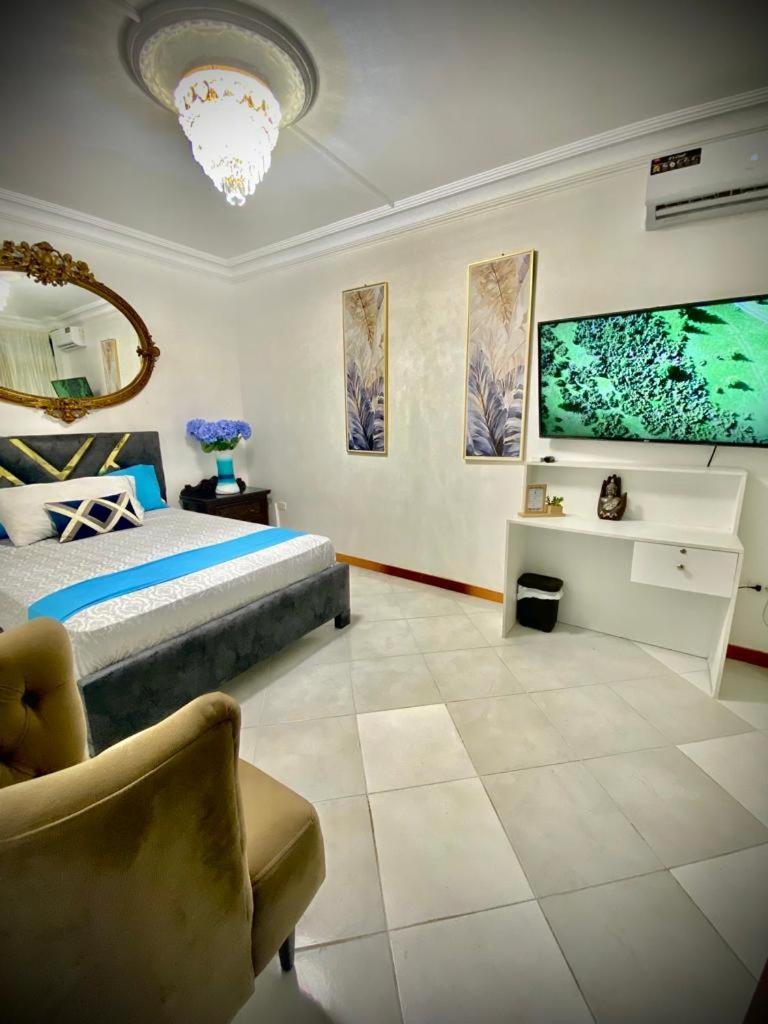 Standard Double Room With Shared Bathroom