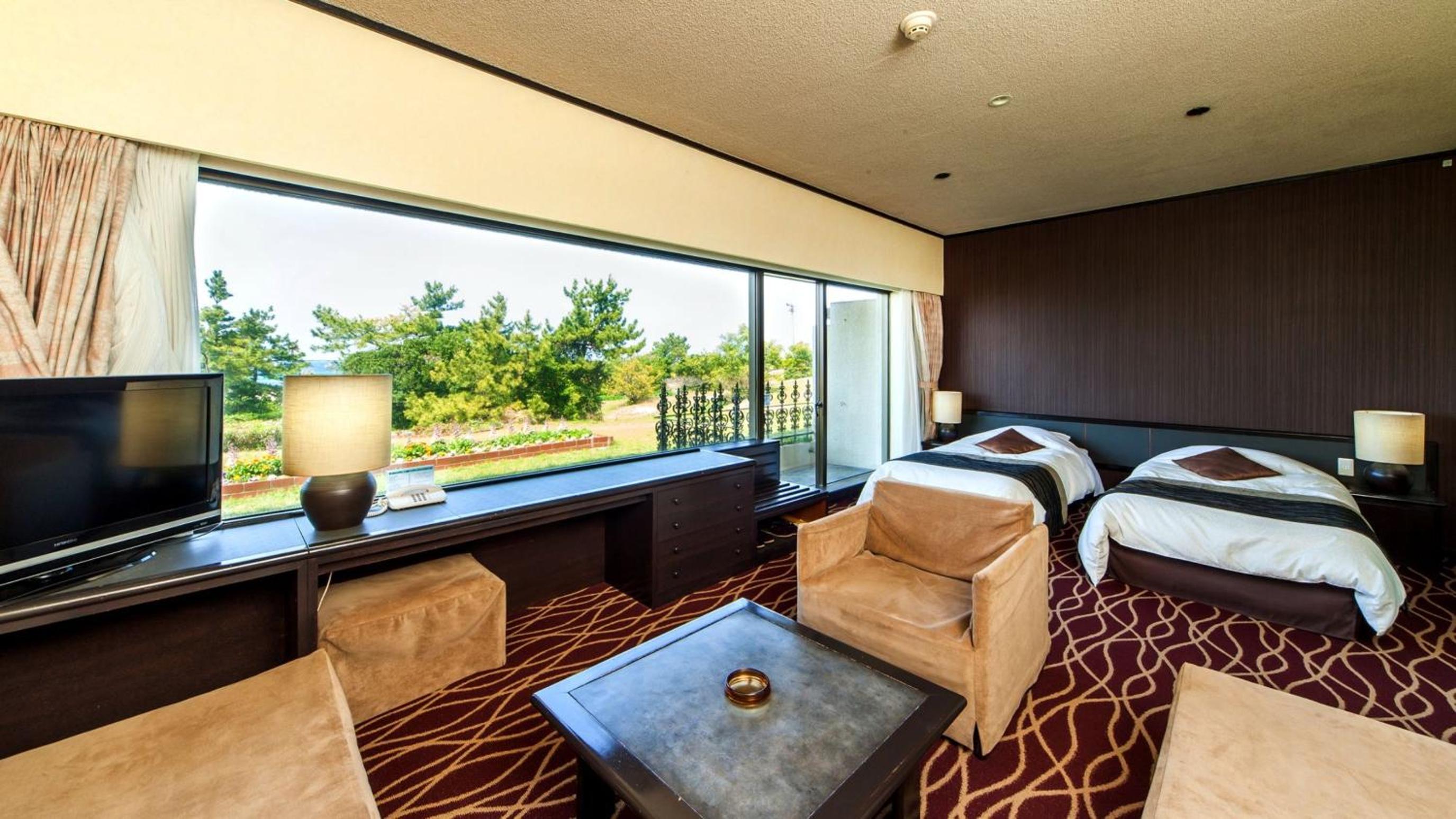 Twin Room with Scenic Ocean View - Photo 2