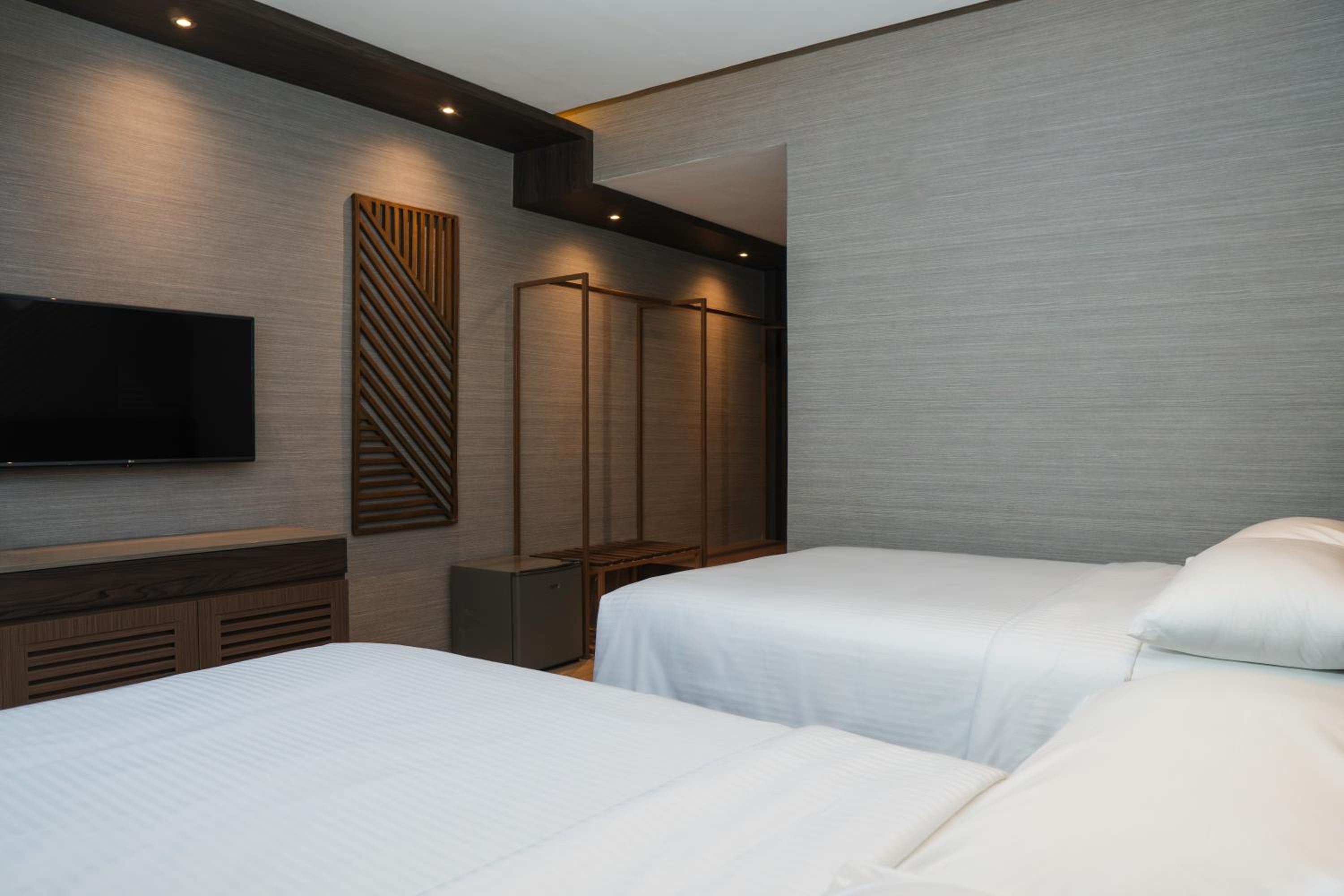 Deluxe Double or Twin Room - Photo 3