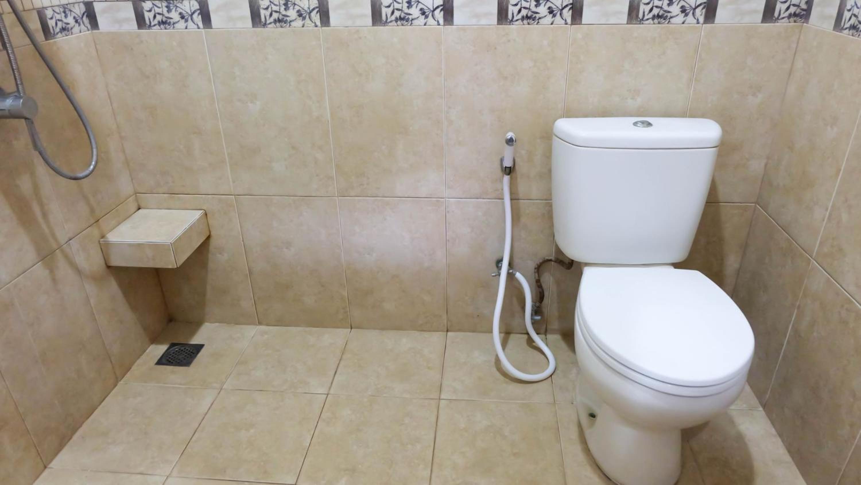 Three-Bedroom House - Photo 15