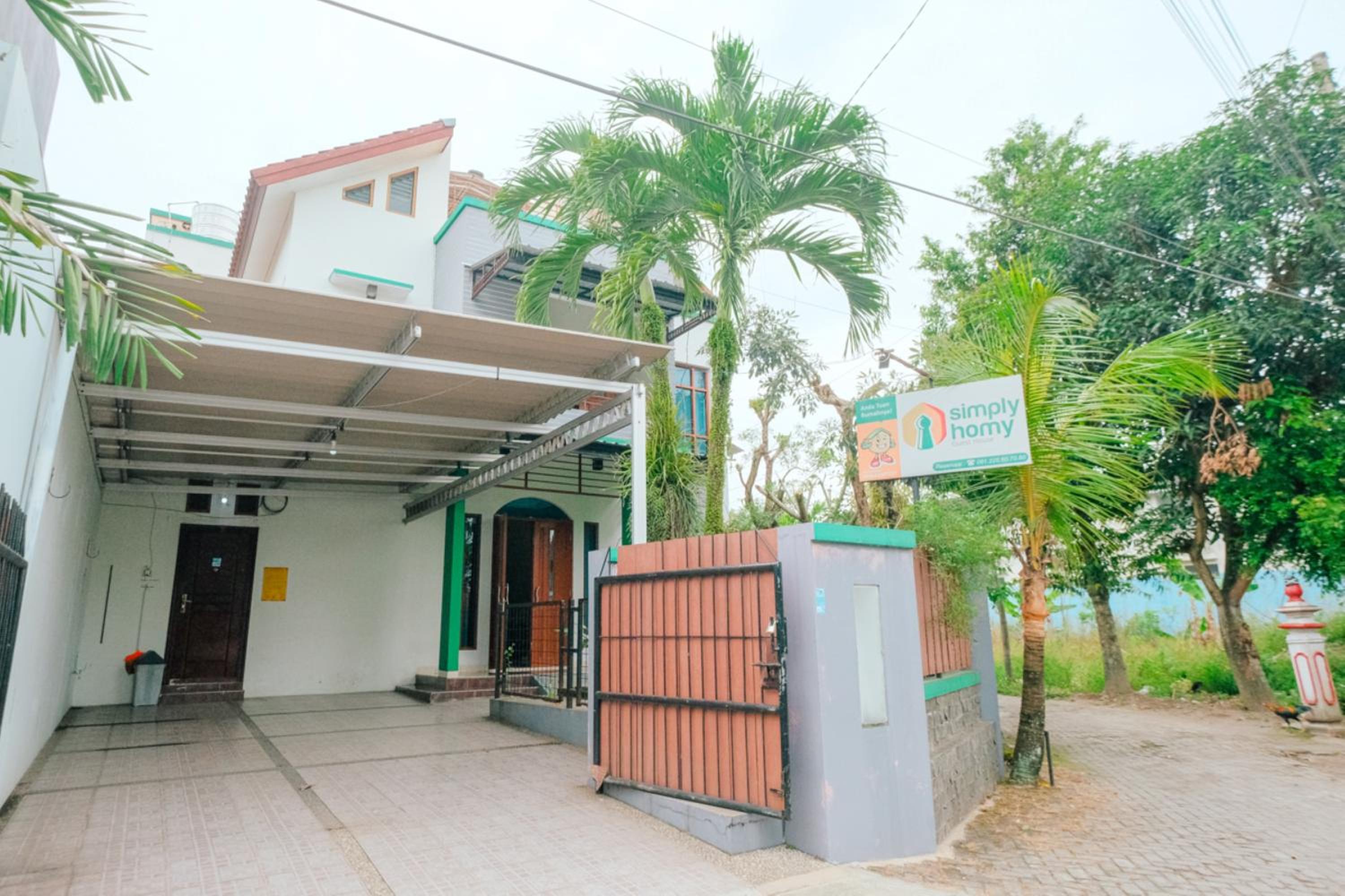 Three-Bedroom House - Photo 17