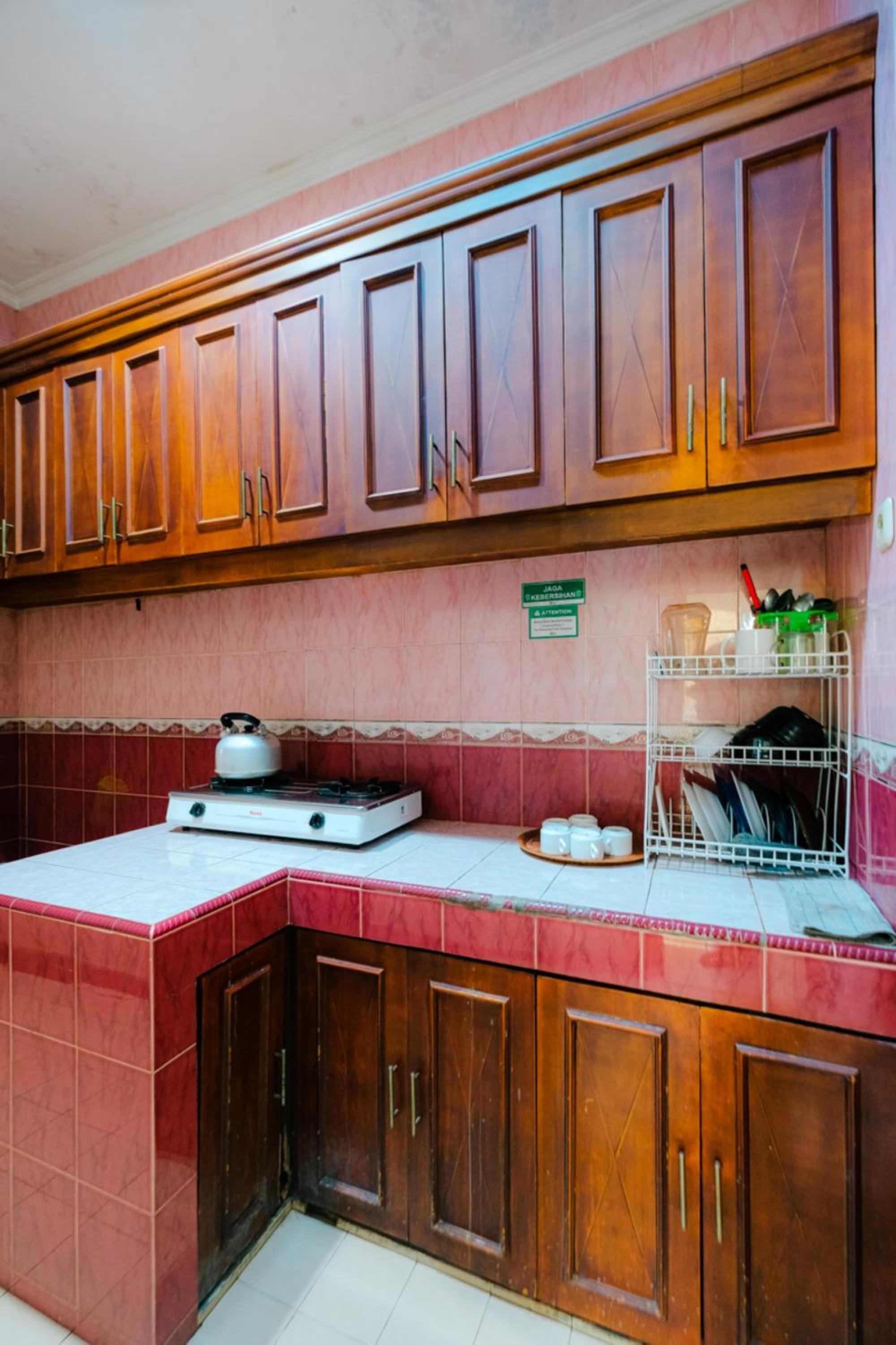 Three-Bedroom House - Photo 8