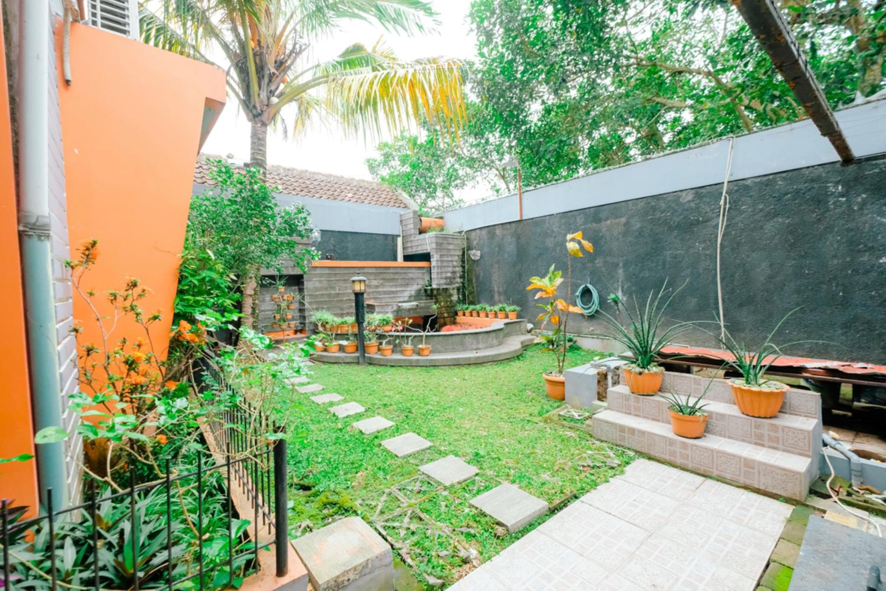 Three-Bedroom House - Photo 6