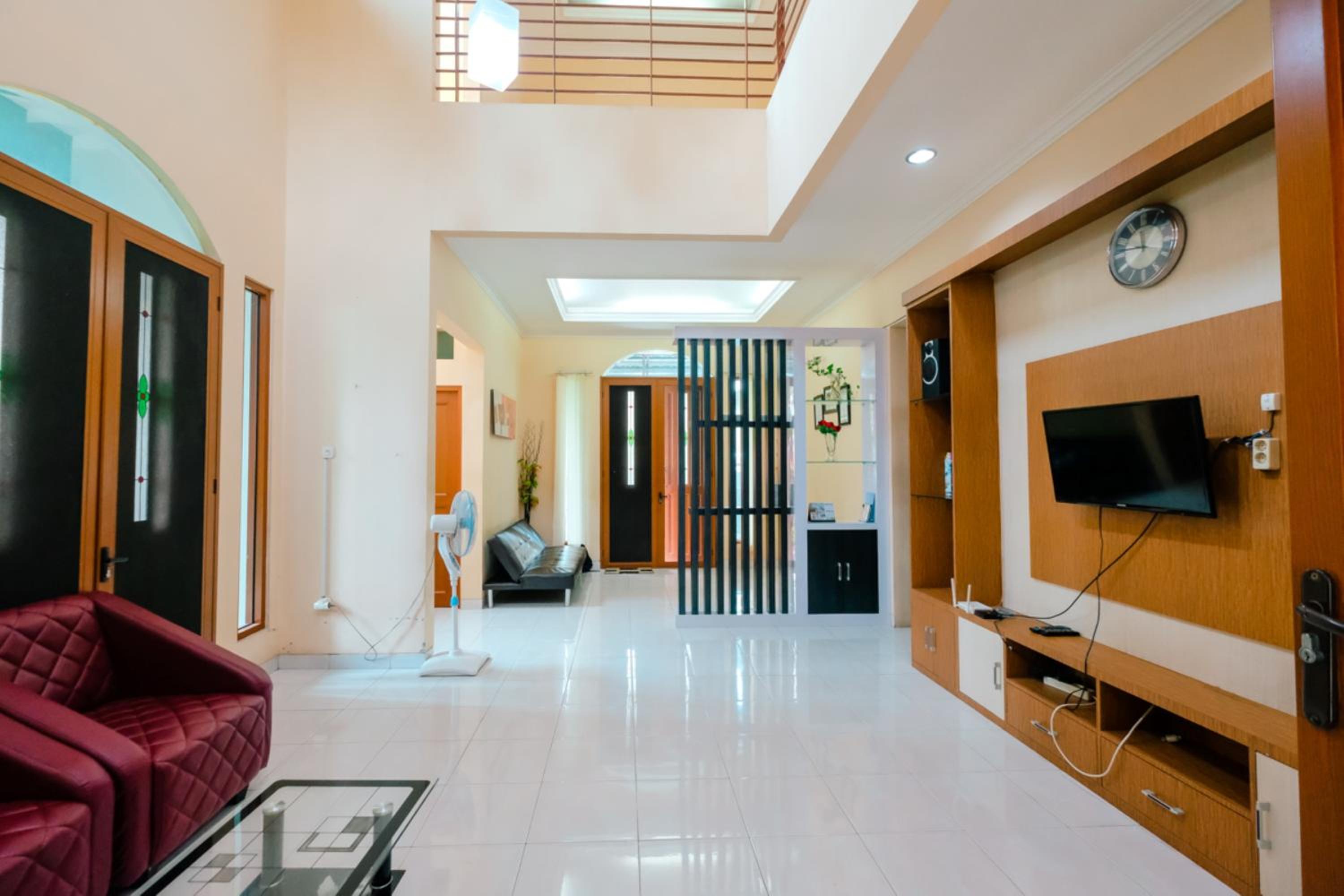 Three-Bedroom House - Photo 3