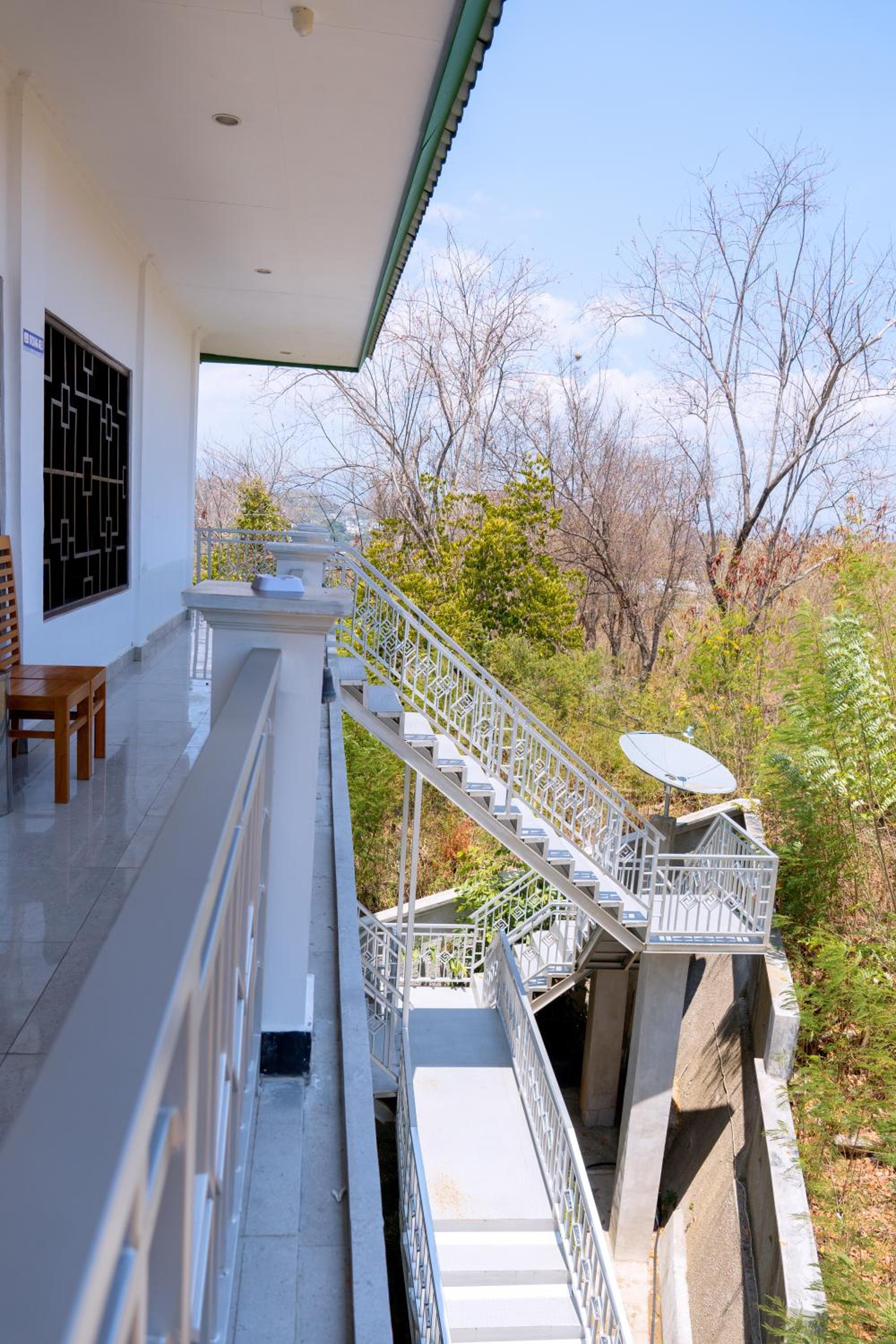 Standard Suite - Photo 3