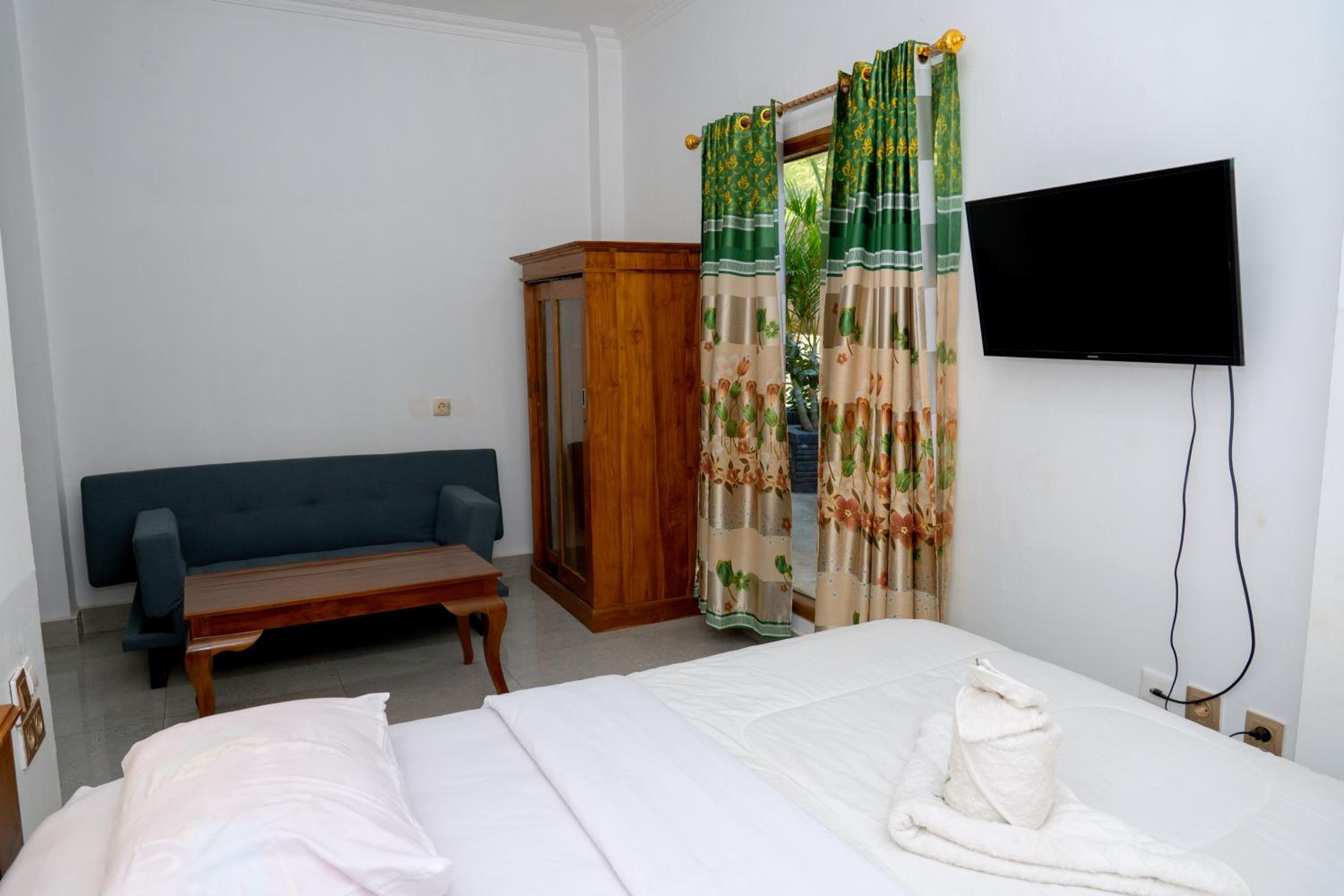 Standard Suite - Photo 1