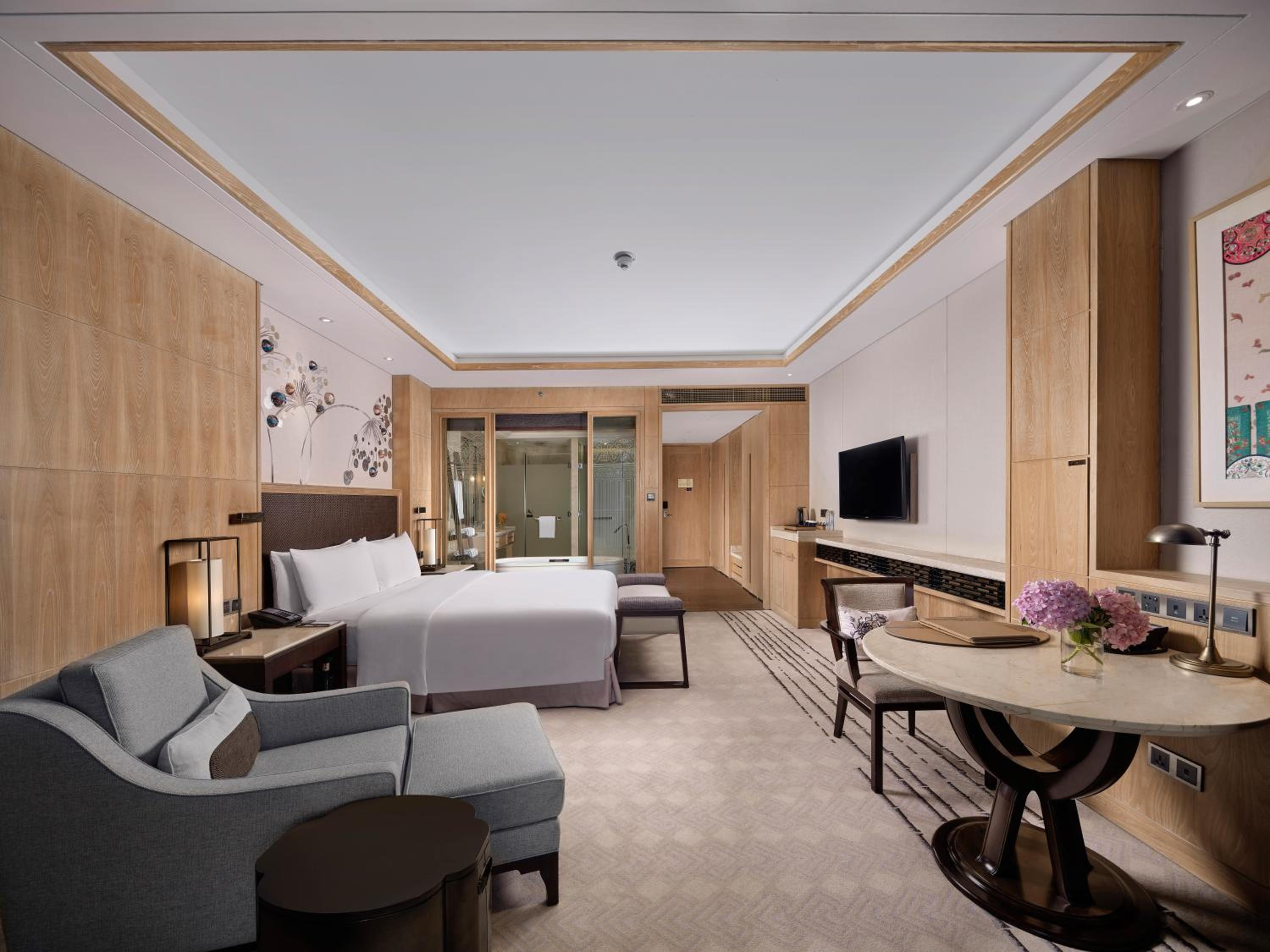 Deluxe King Room