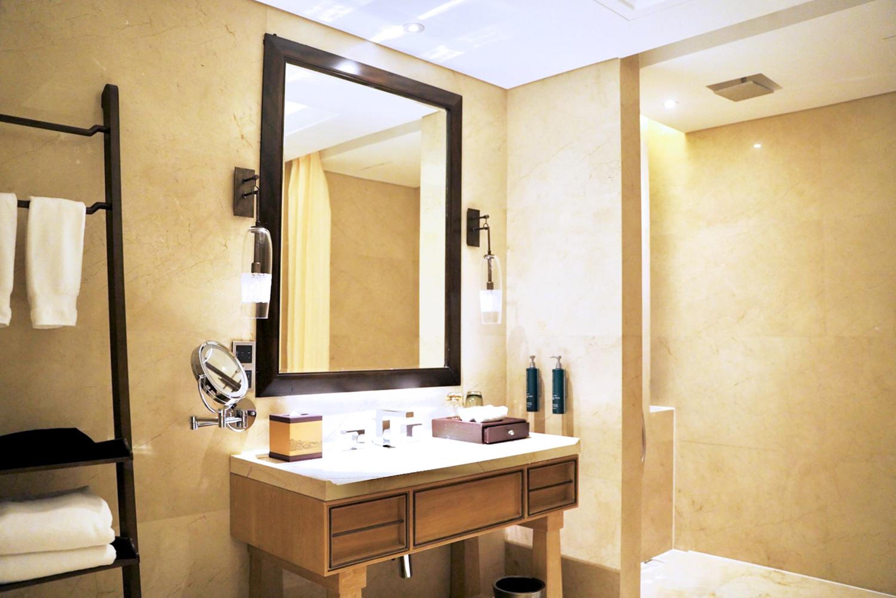 King Guest Room - Mobility Accessible