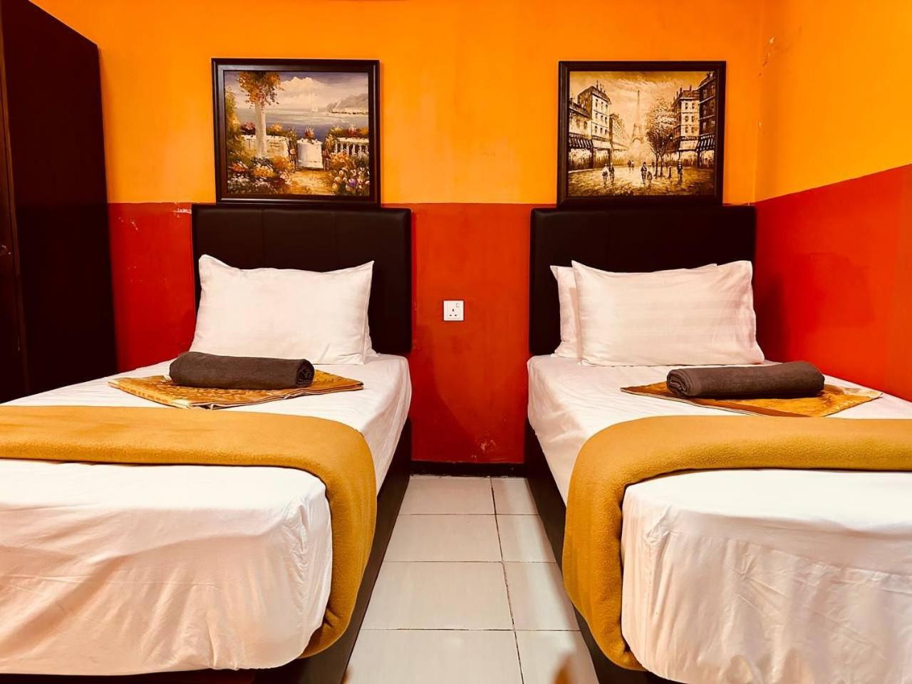 Twin Room - Photo 1