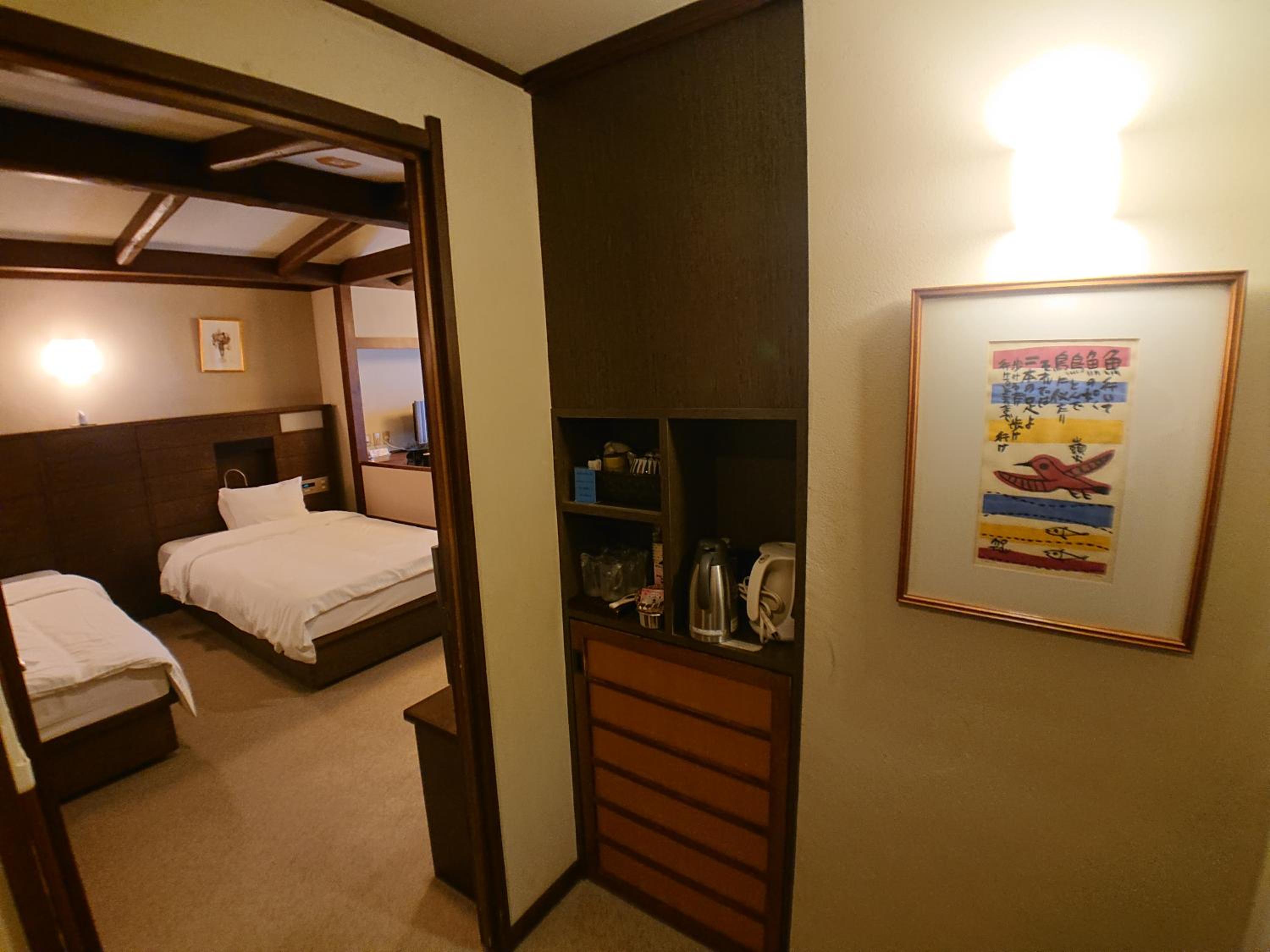 Family Room with Private Bathroom - Photo 4