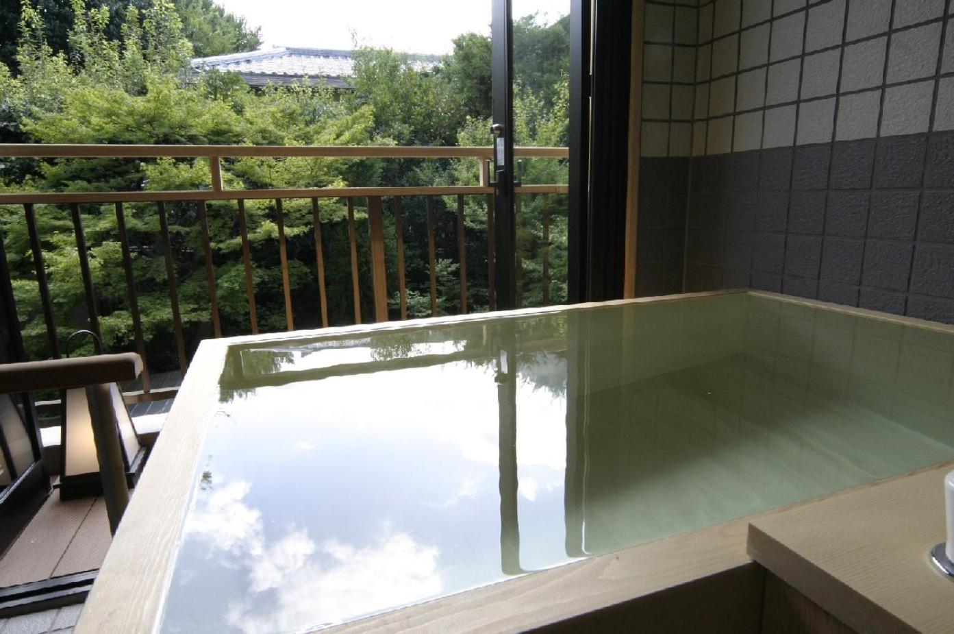 Quadruple Room with Private Bathroom - Photo 4