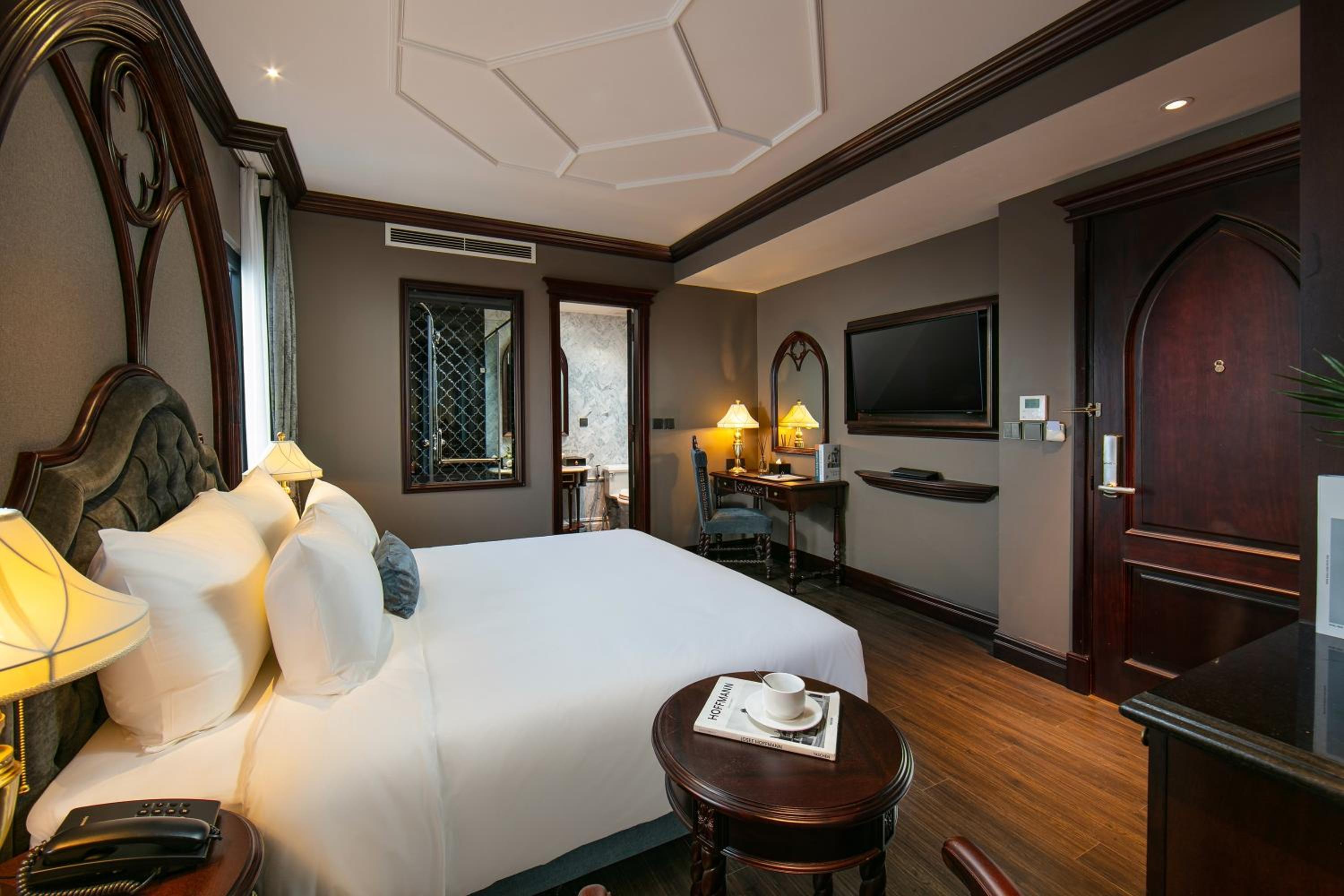 Deluxe King Room photo 3