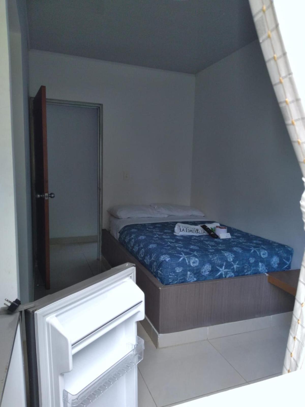 Single Room With Private Bathroom photo 3