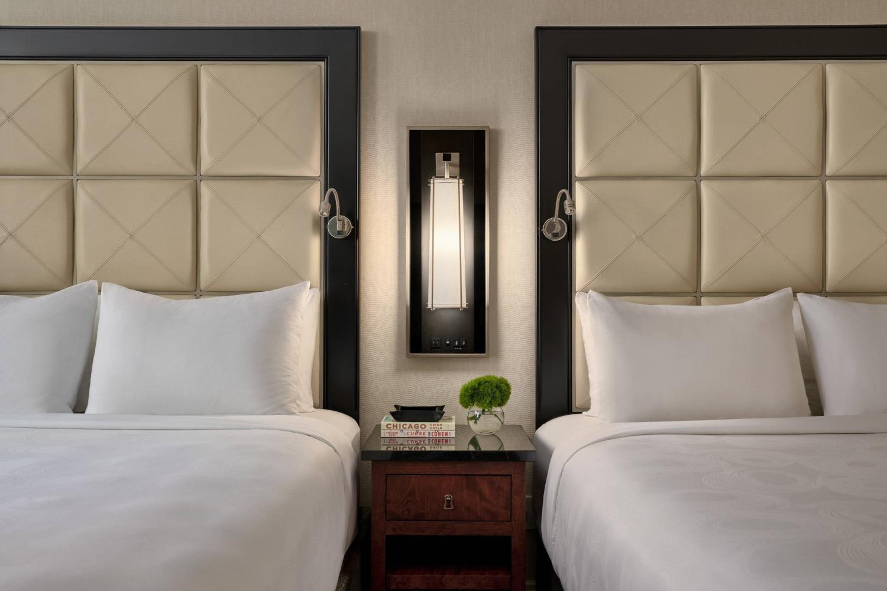 Double Room with Two Queen Beds - Photo 4