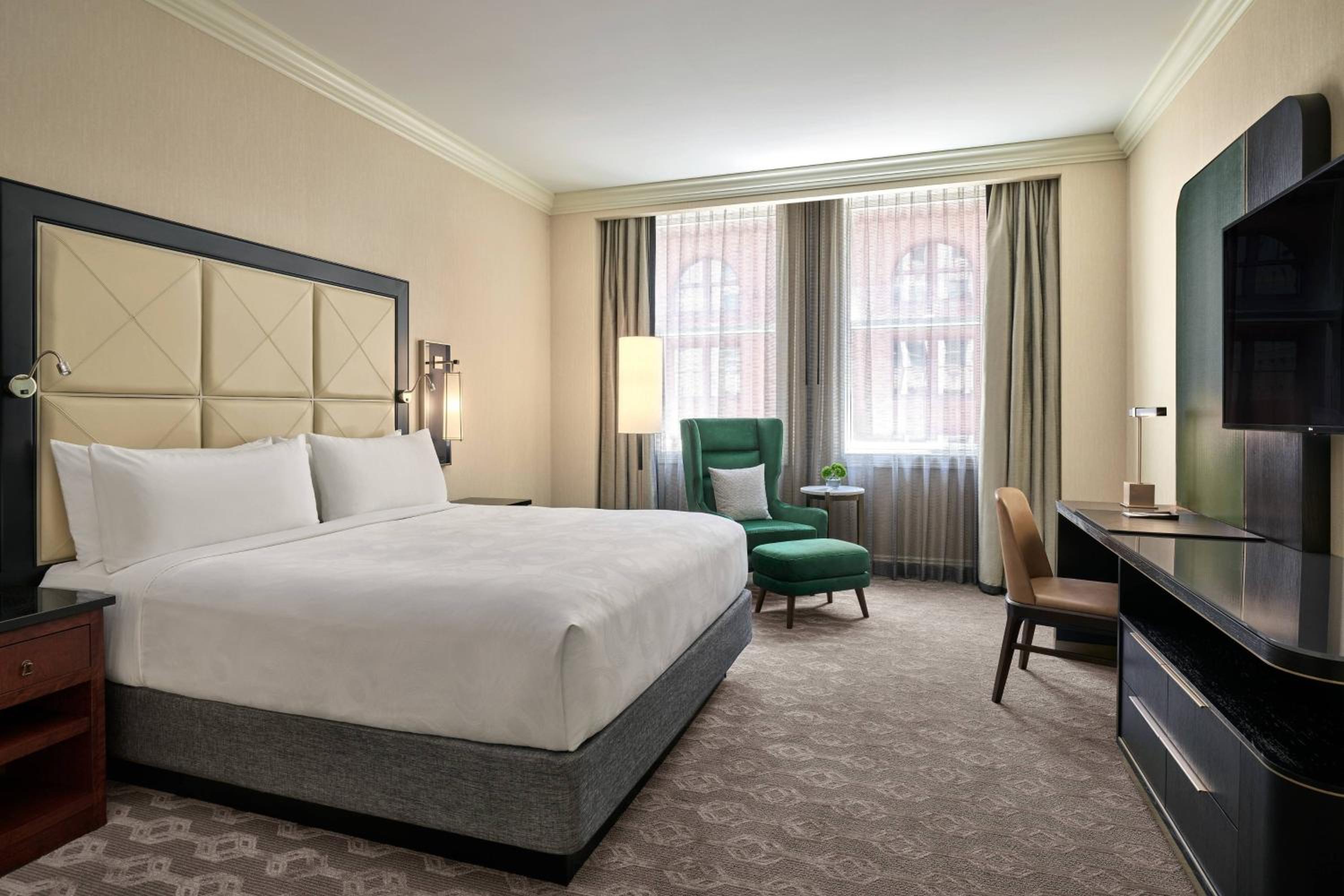 King Room with City View - Photo 1