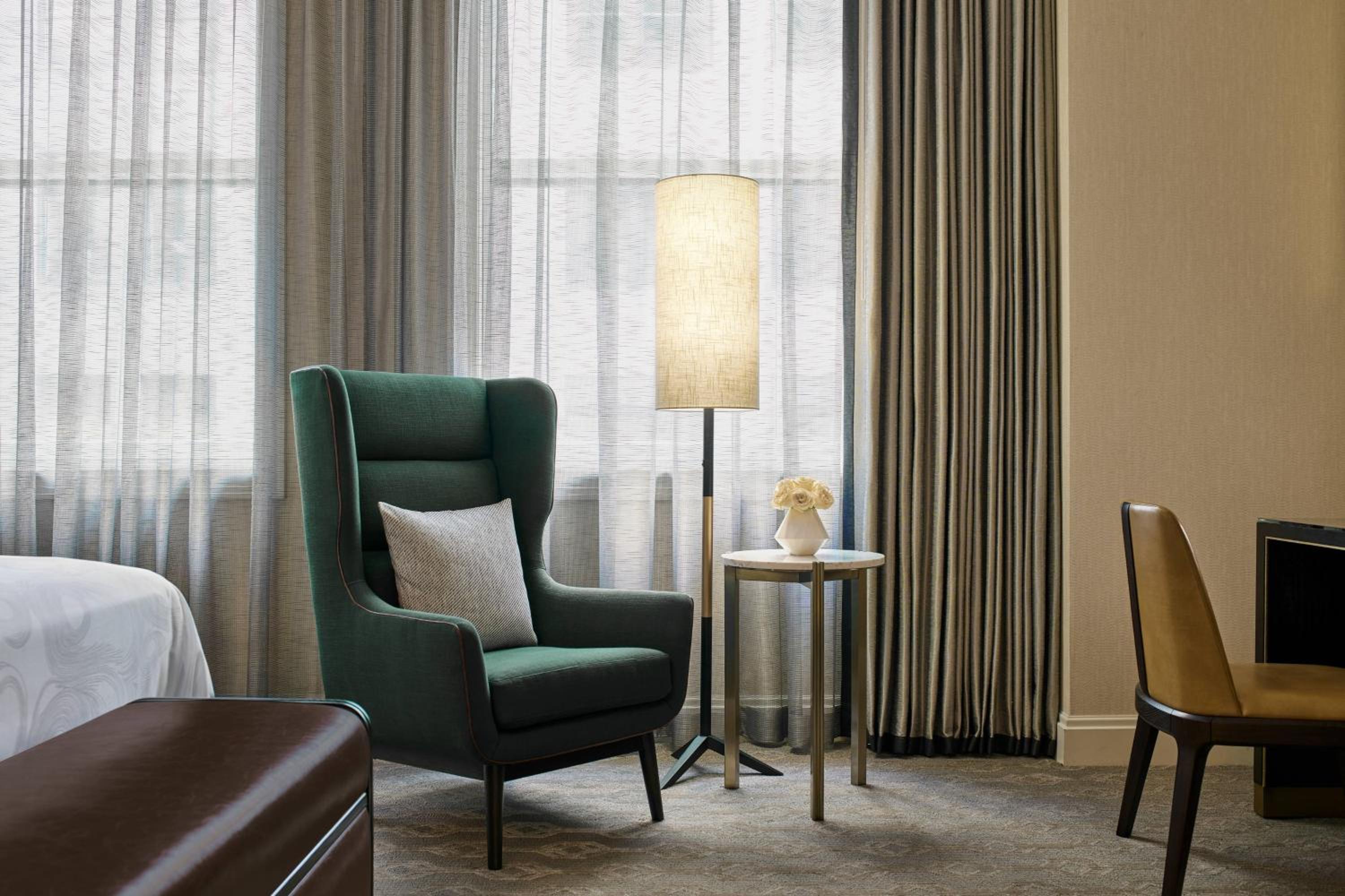 Deluxe King Room - Photo 4