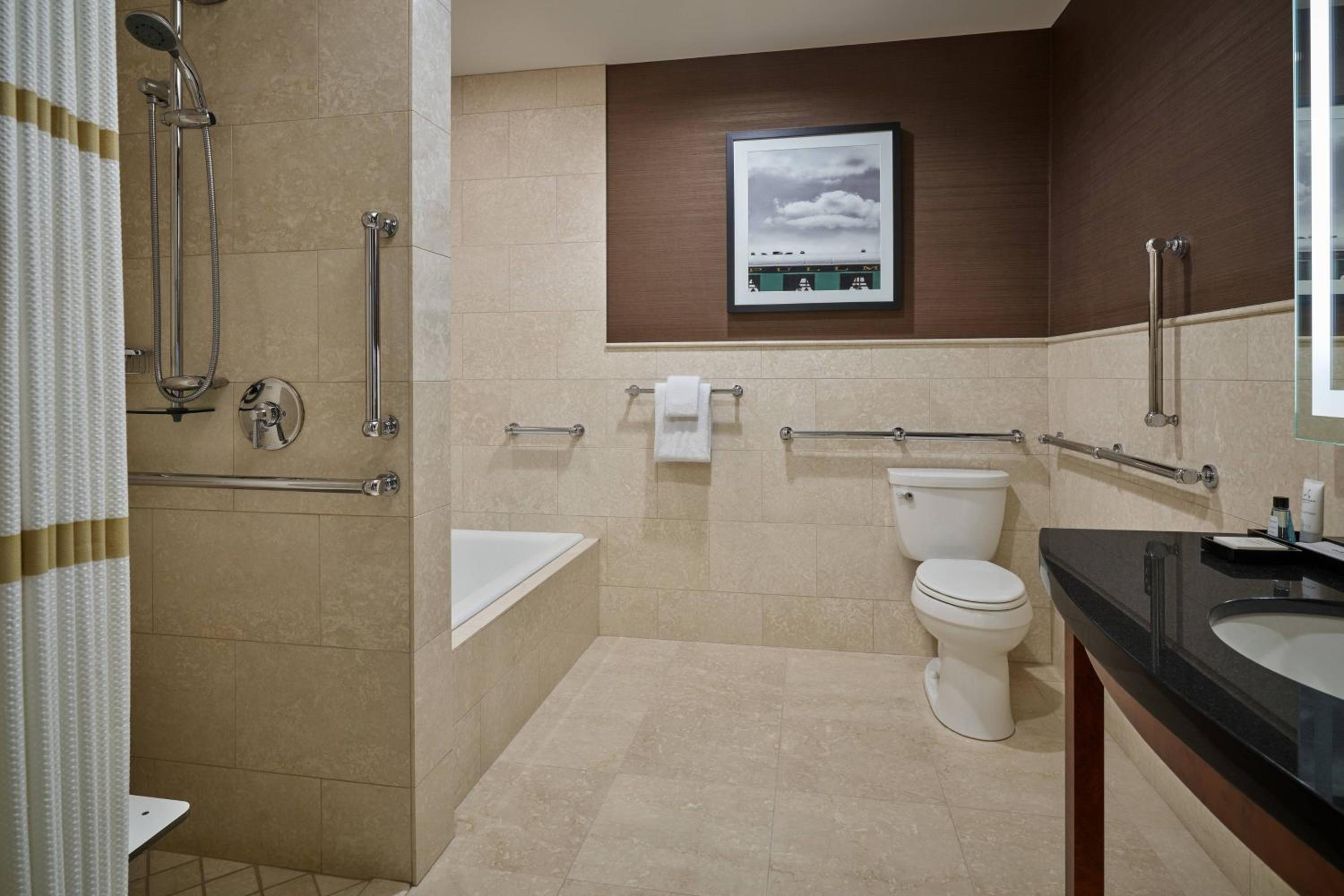 Deluxe King Room - Photo 2