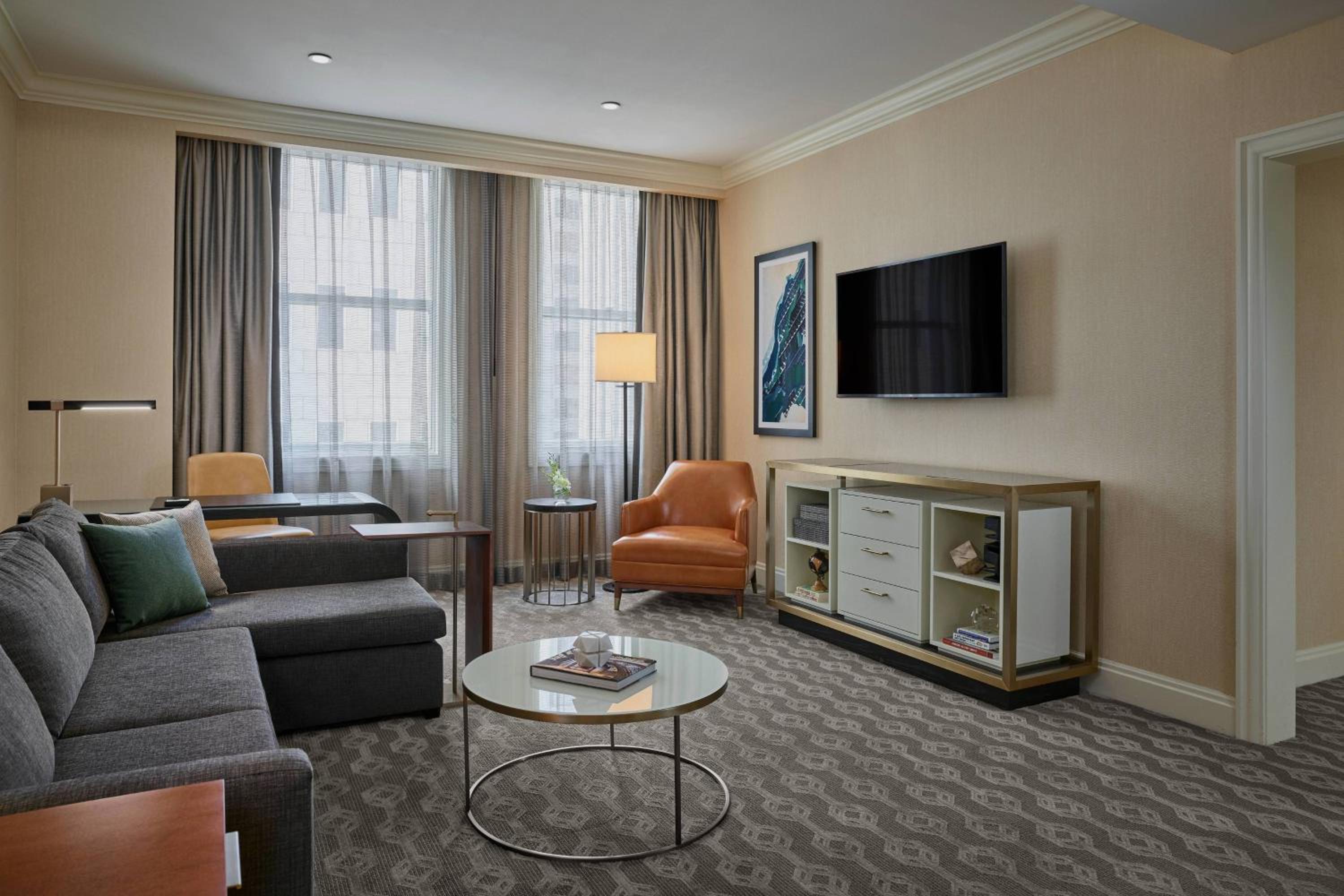 Luxury One-Bedroom Suite - Photo 1