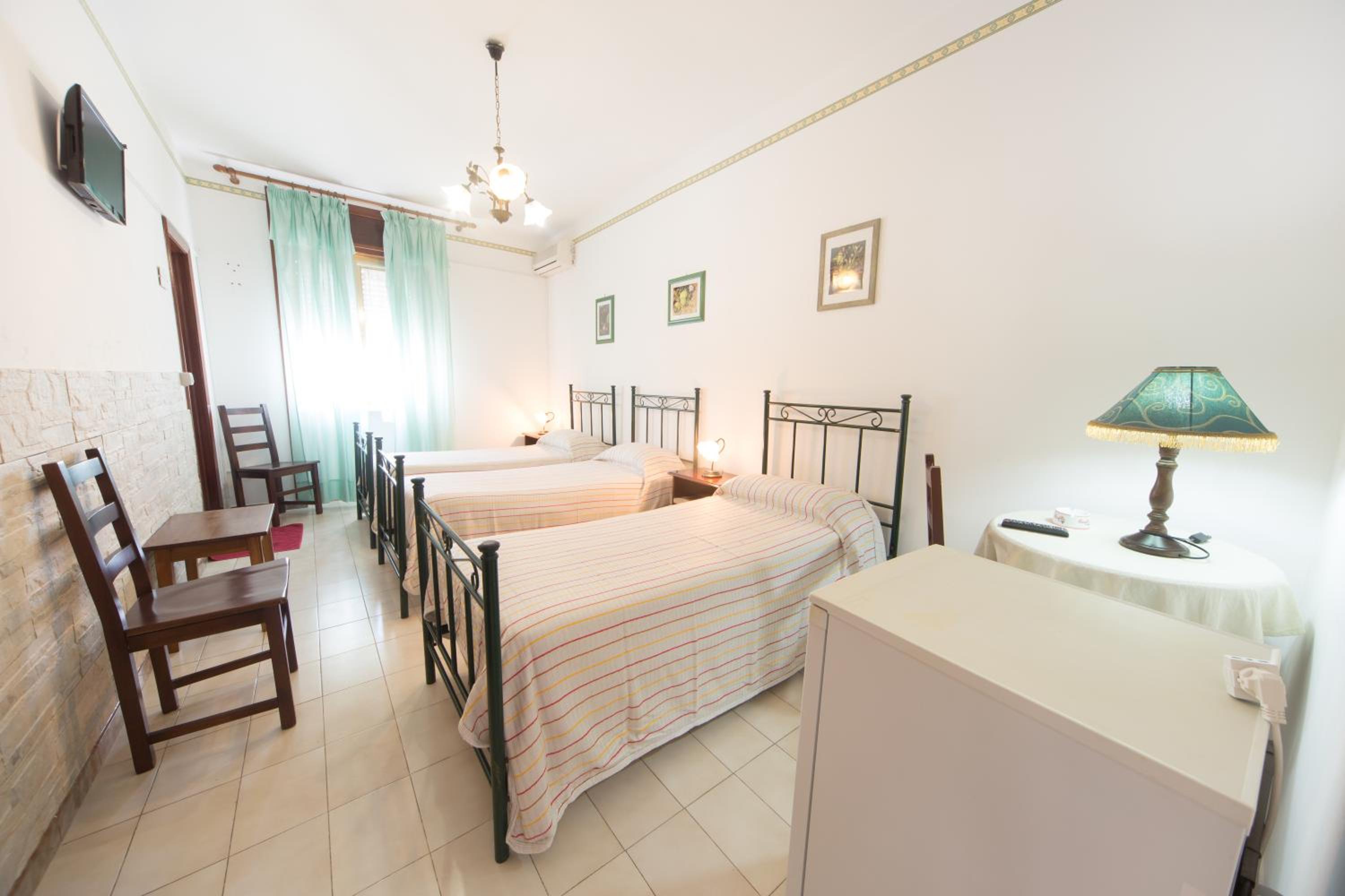 Triple Room - Photo 29