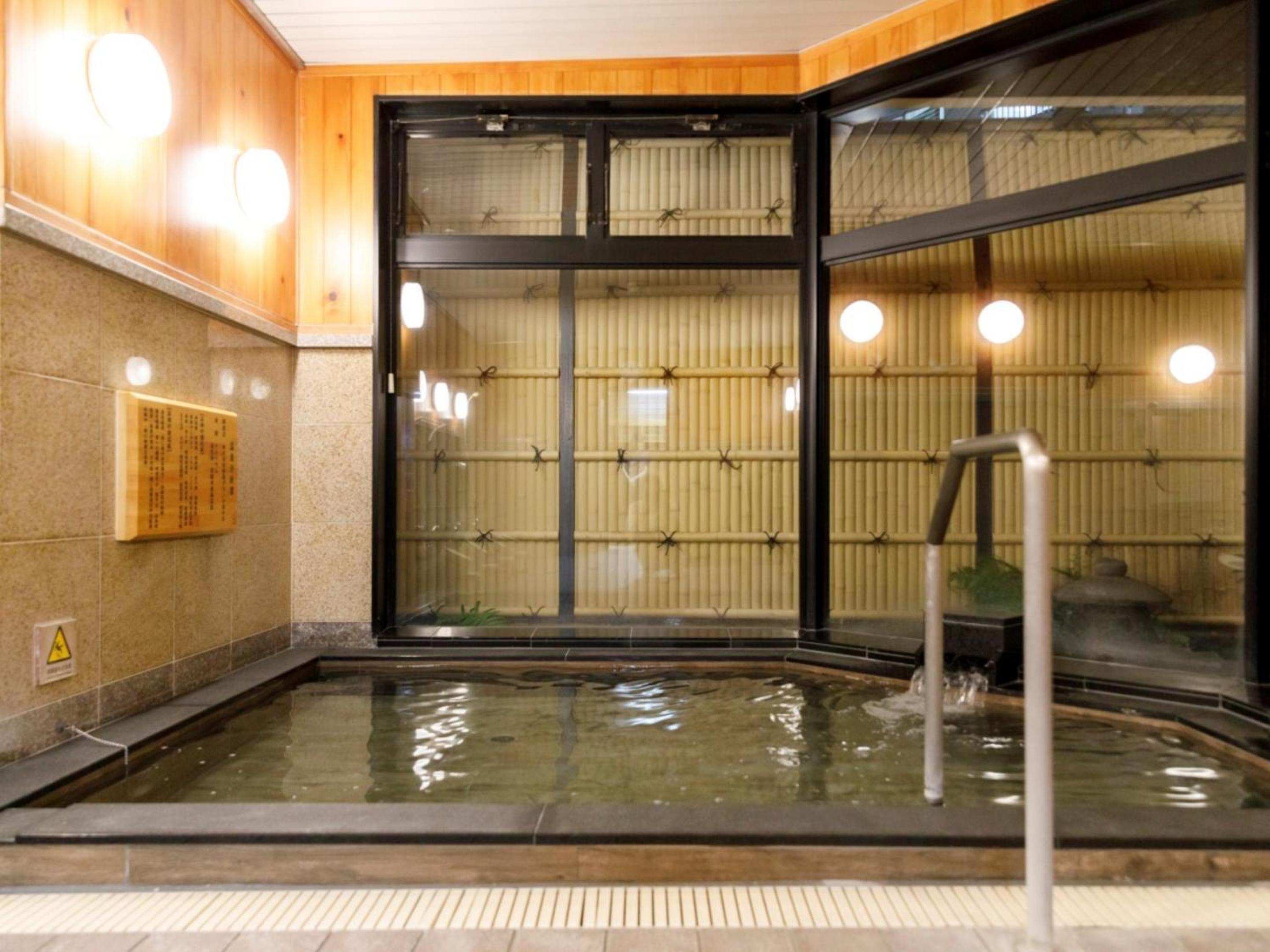 Single Room with Bathroom - Non - Smoking photo 3