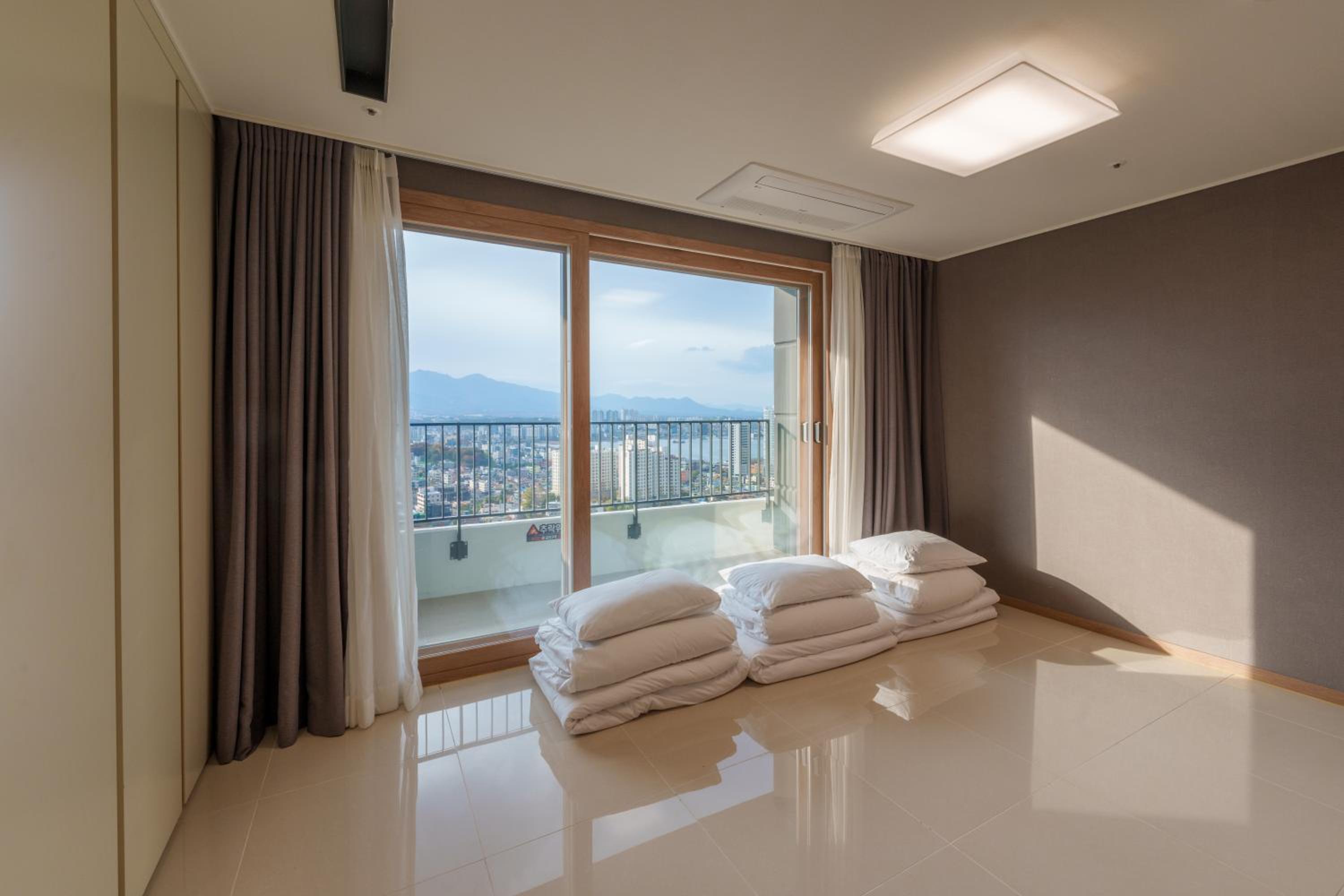Korean Style Ondol Room
