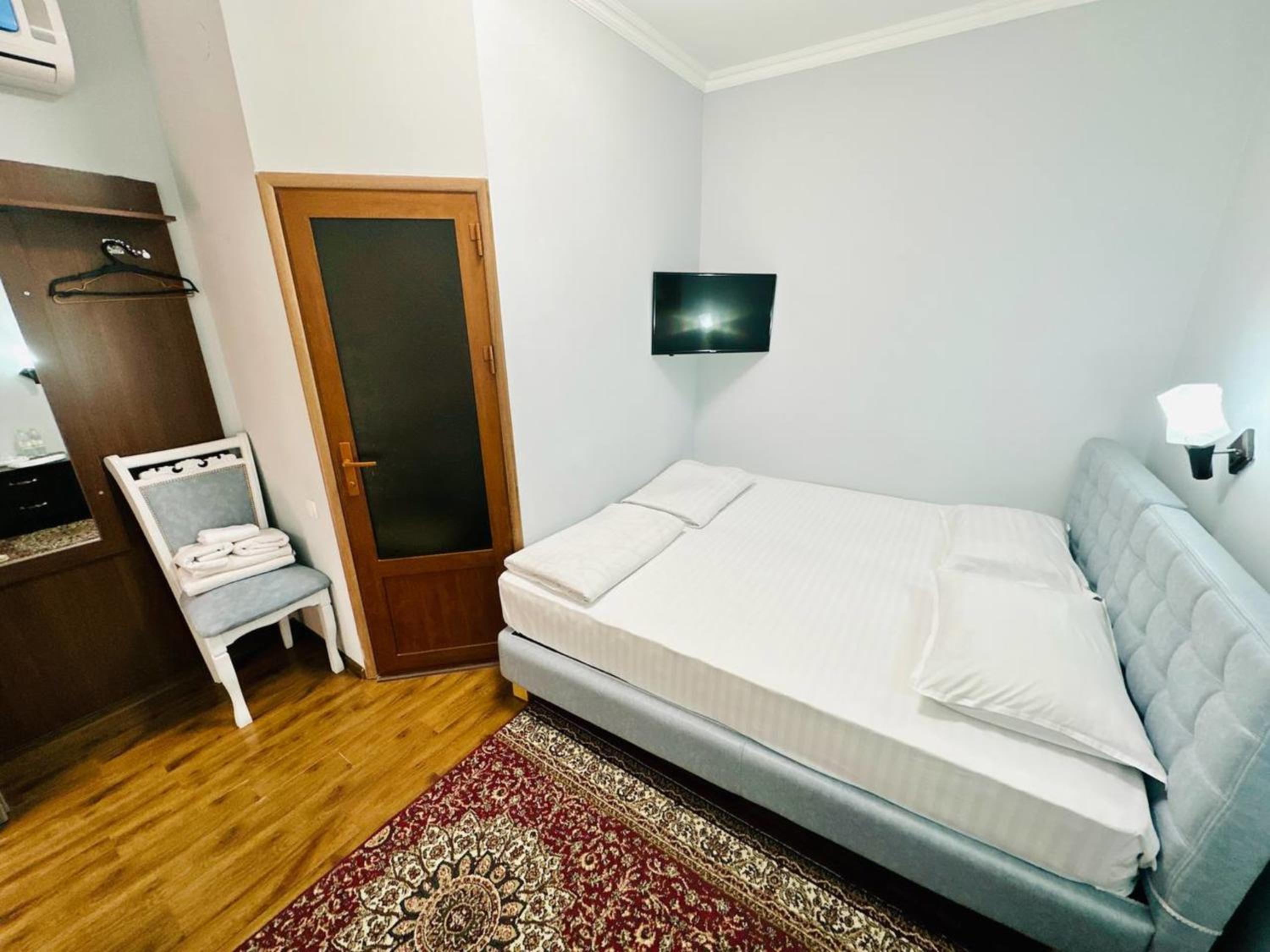 Budget Double or Twin Room photo 3