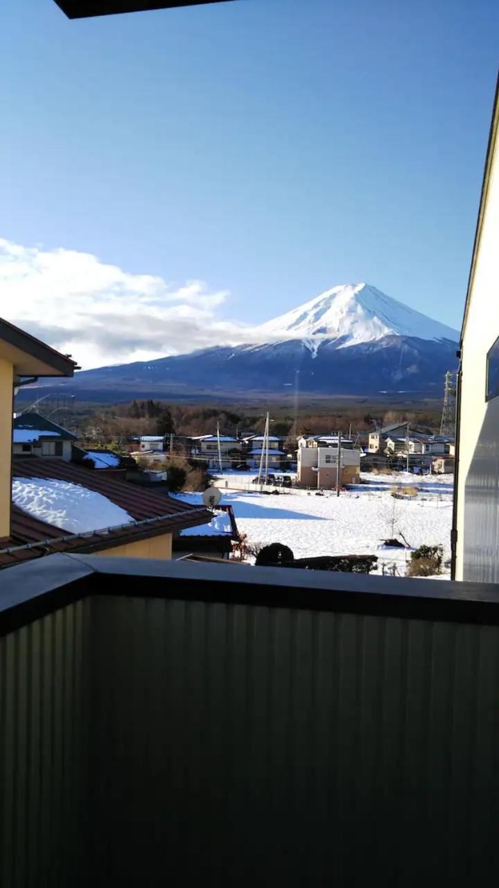 Apartment with Balcony photo 3