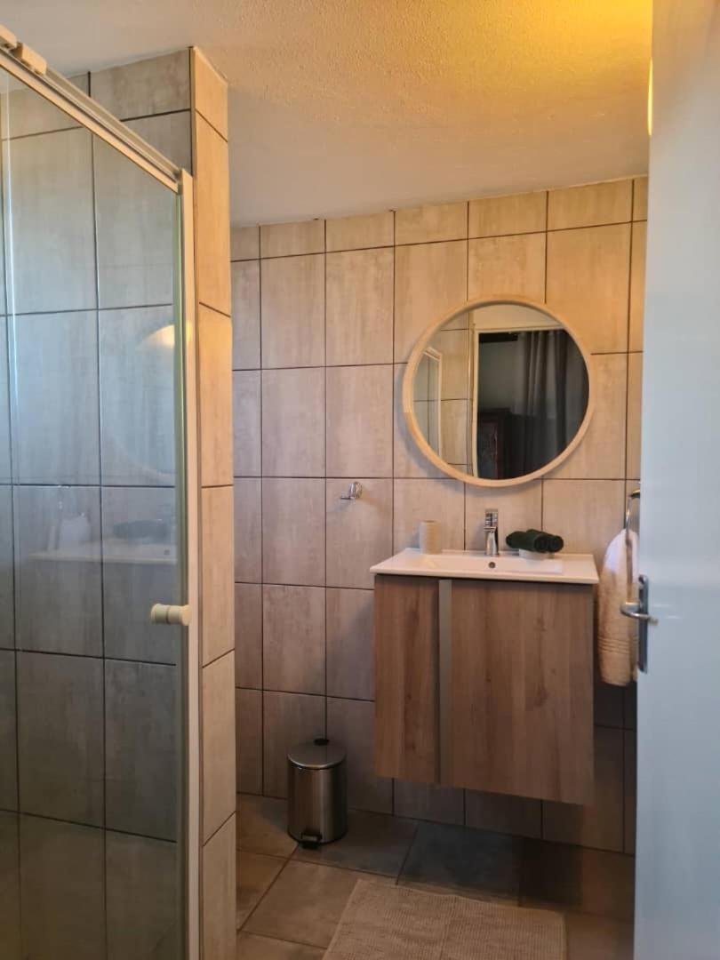 Deluxe Double Room (2 Adults + 1 Child) photo 1