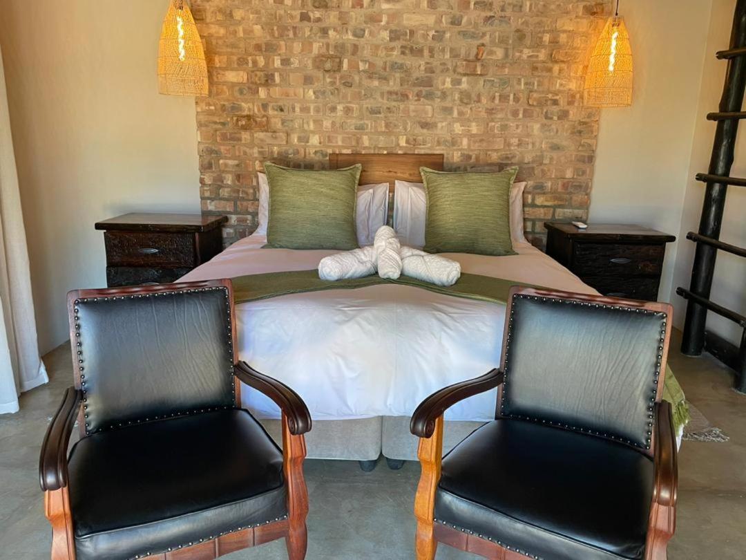 Deluxe Double Room (2 Adults + 1 Child) photo 3