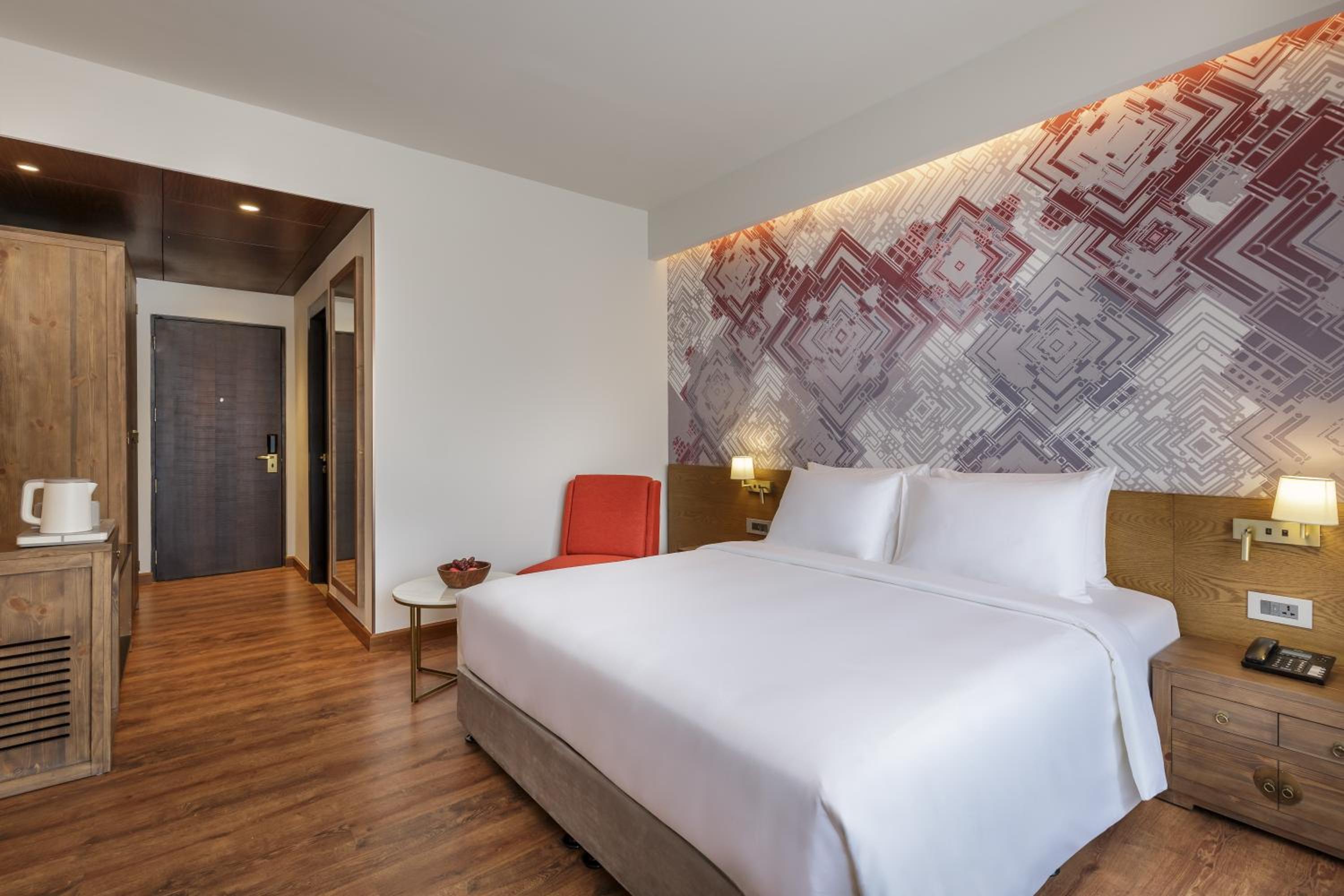 Deluxe King Room - Photo 1