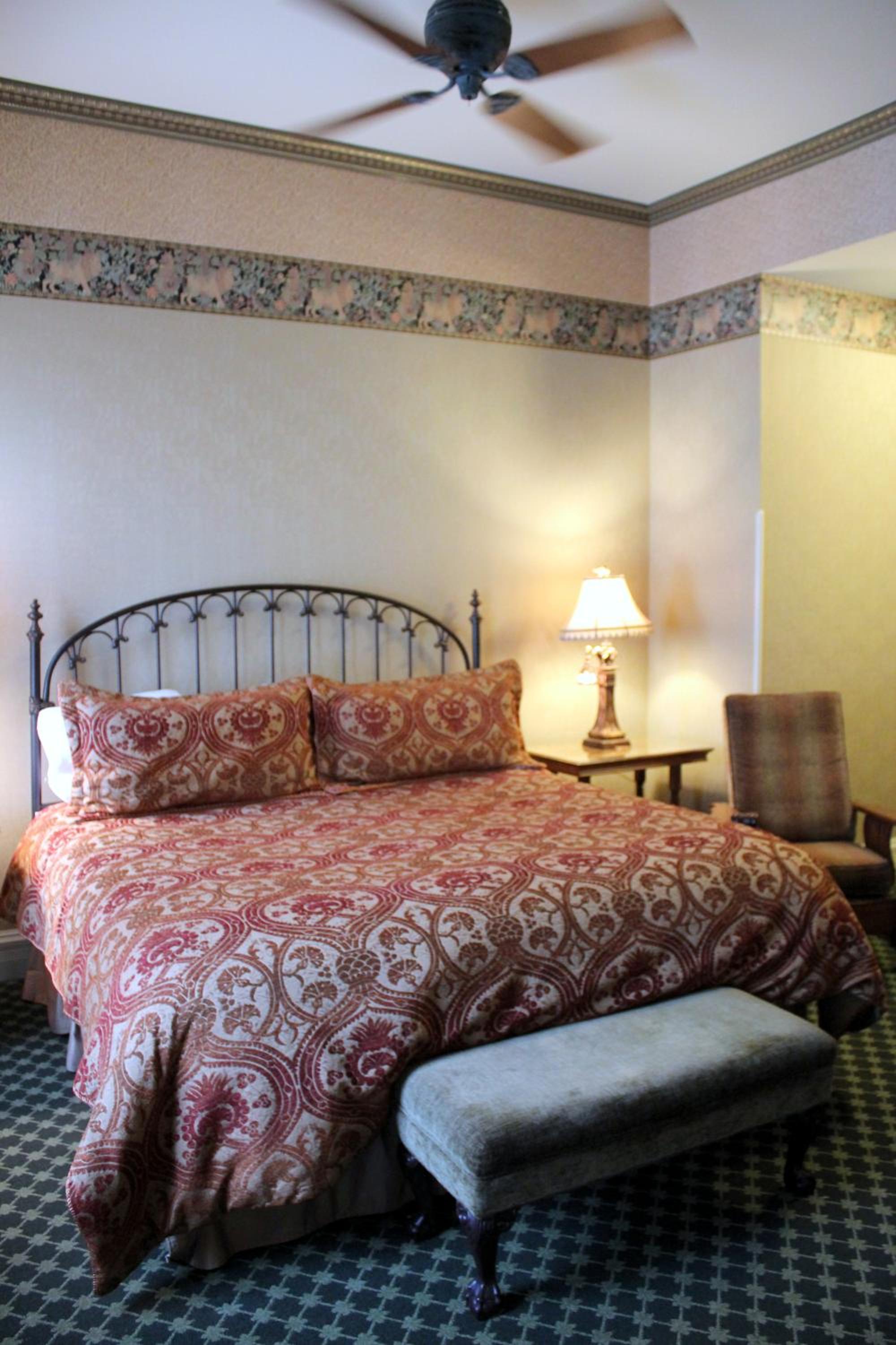 Queen Junior Suite