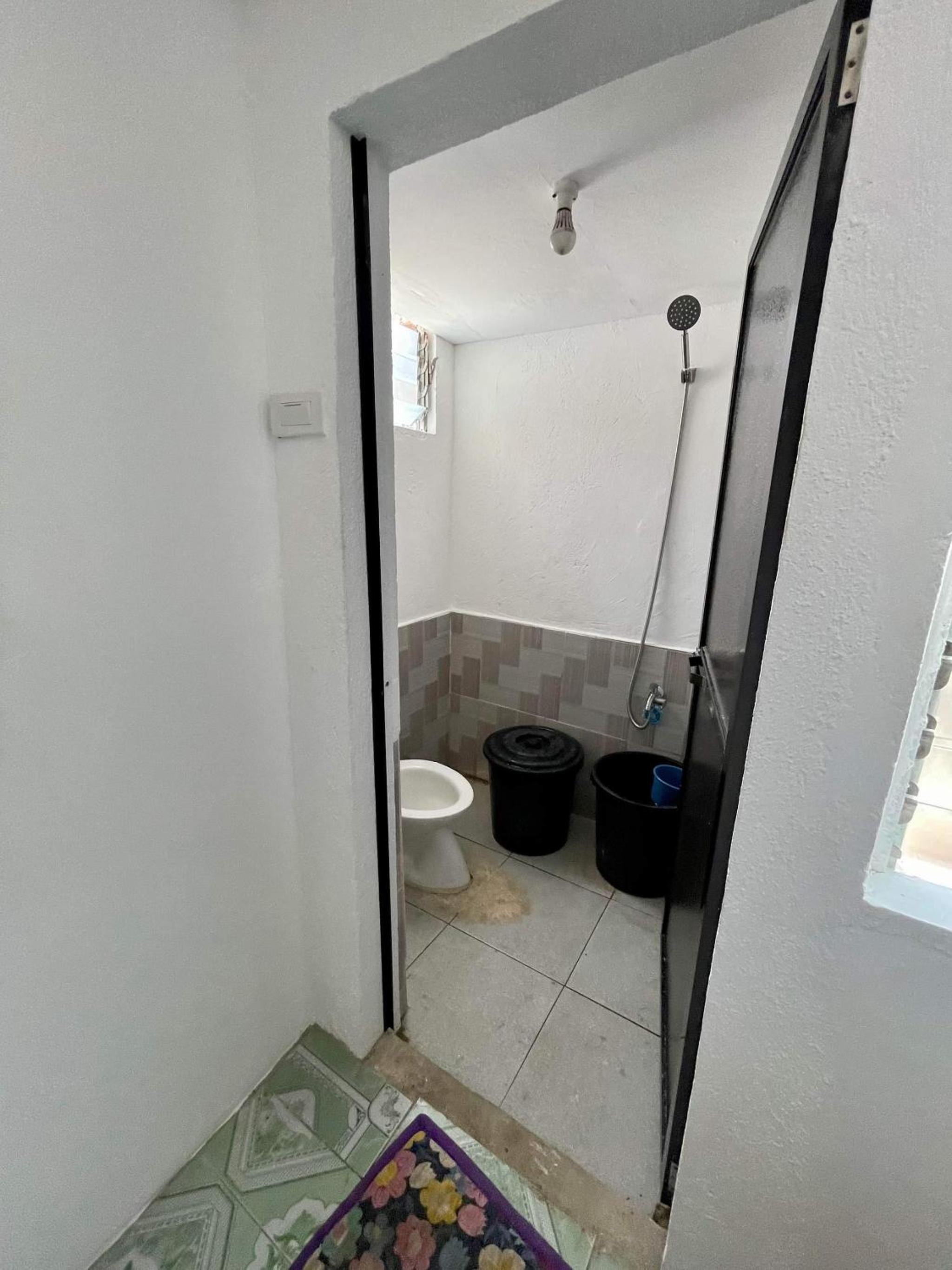 Double Room With Private Bathroom photo 2