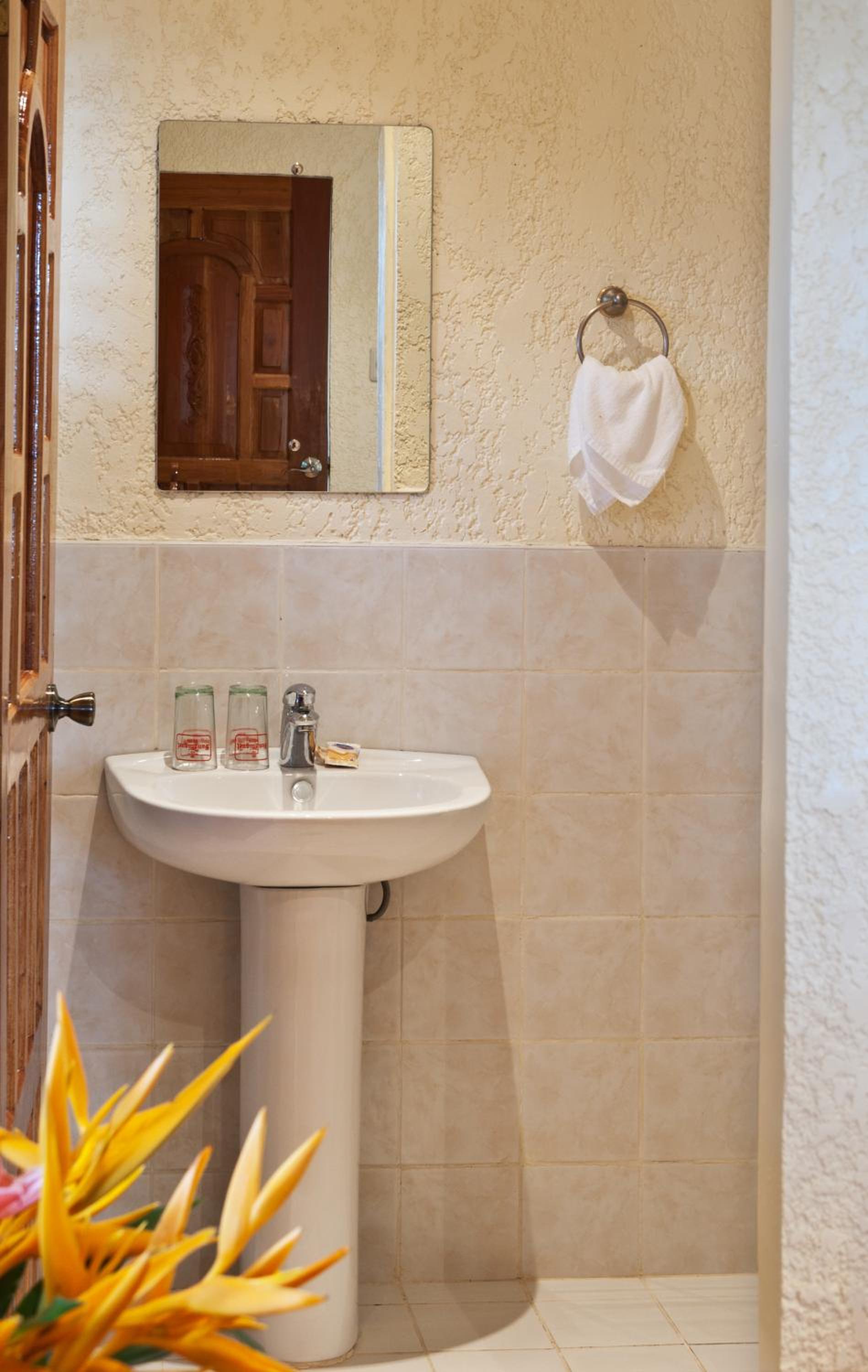 Standard Bungalow with Sea View - Photo 4