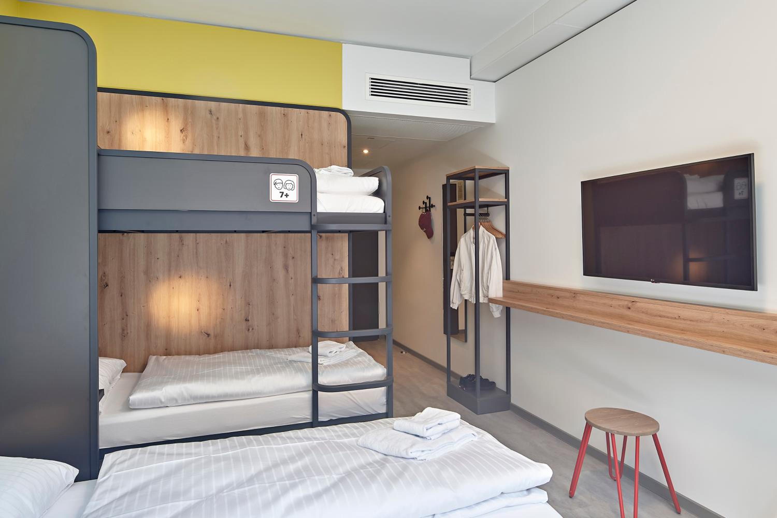 MEININGER Hotel Köln West - Photo 18