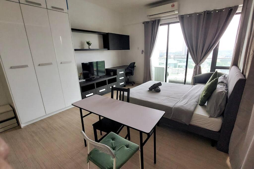 One-Bedroom Apartment photo 3
