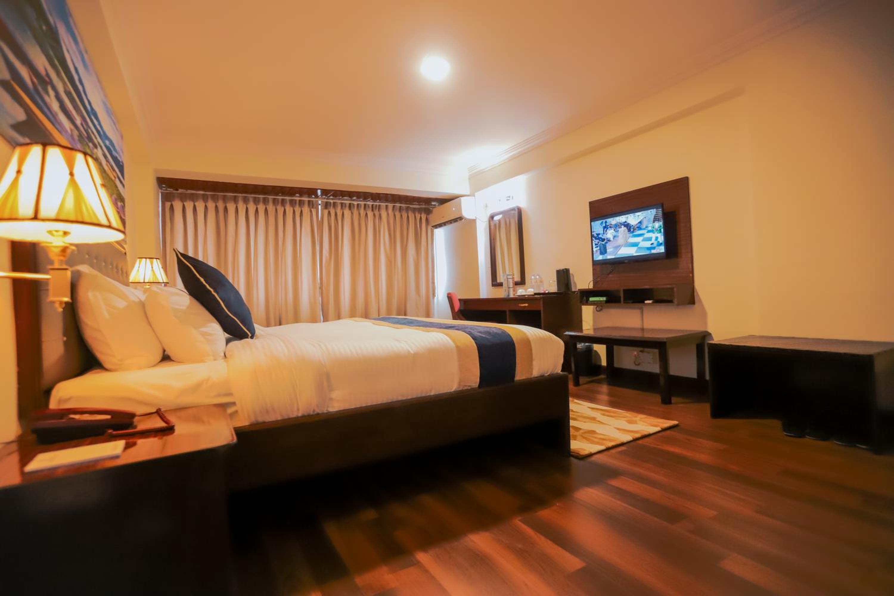 Deluxe Double Room - Photo 16