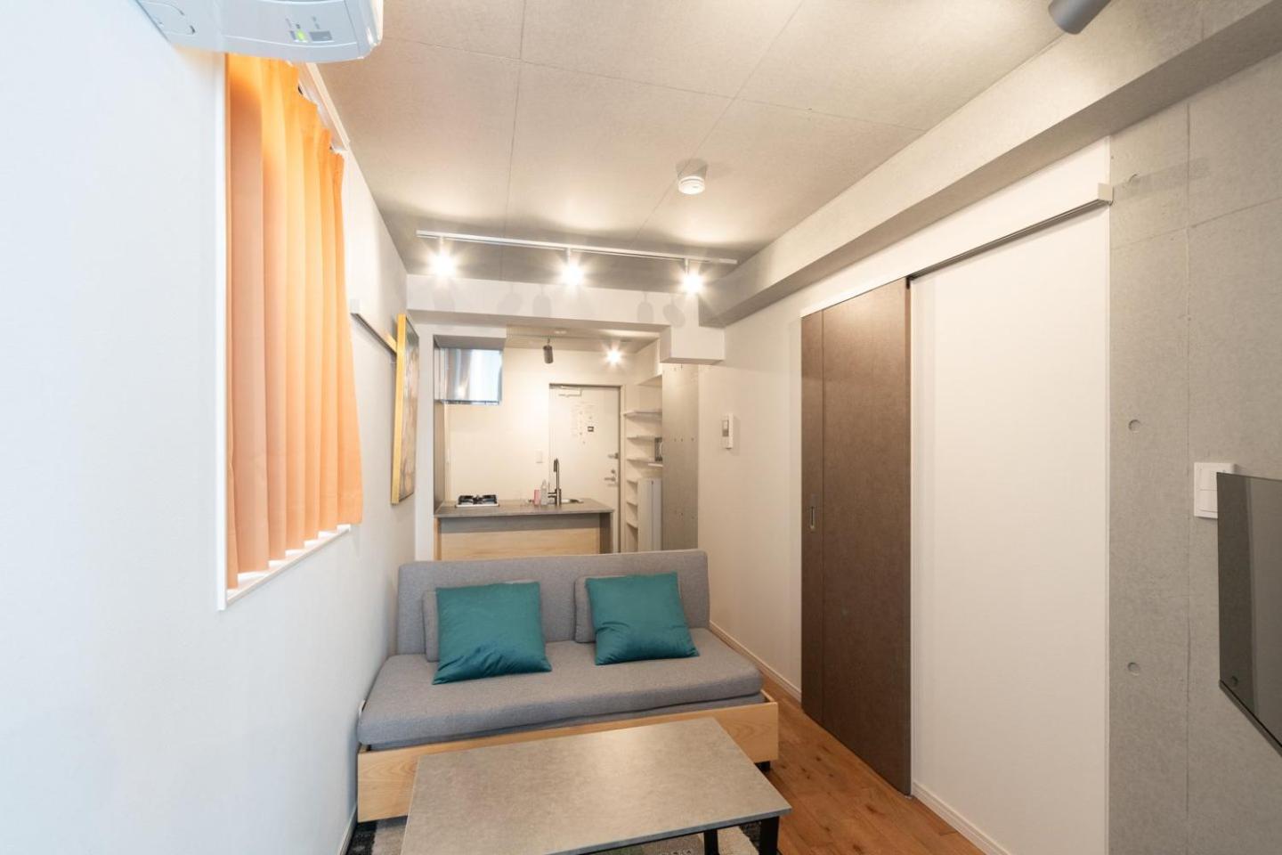 One-Bedroom Apartment photo 1